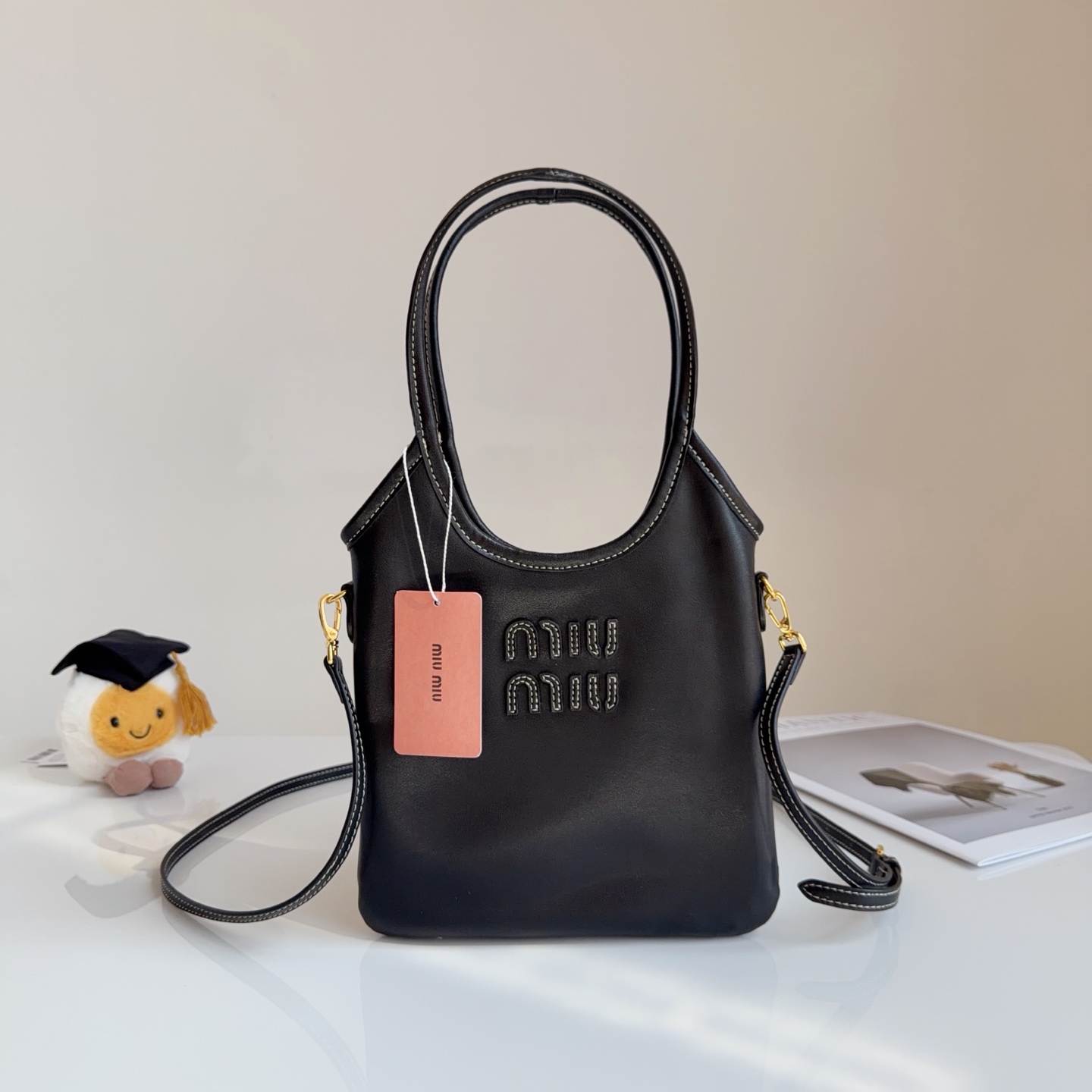 ミュウミュウ／MIU MIU "Ivy レザー ハンドバッグ" アイビーレザー 2WAYショルダー＆ハンドバッグ  ブラック