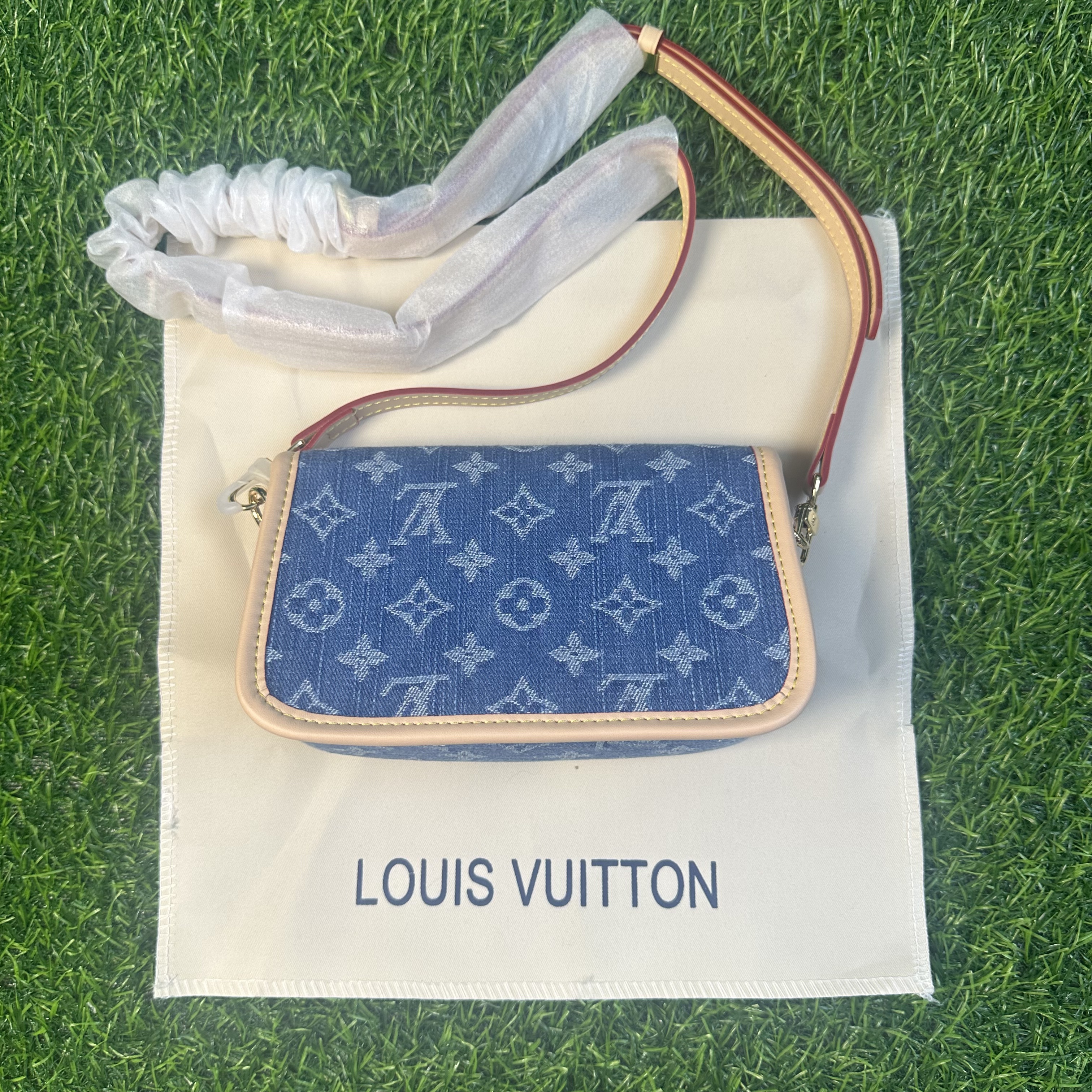 ルイヴィトン ショルダーバッグ LV 2WAYバッグ ミニバッグ LOUIS VUITTON  ハンドバッグ クロスボディバッグ ブルーデニム
