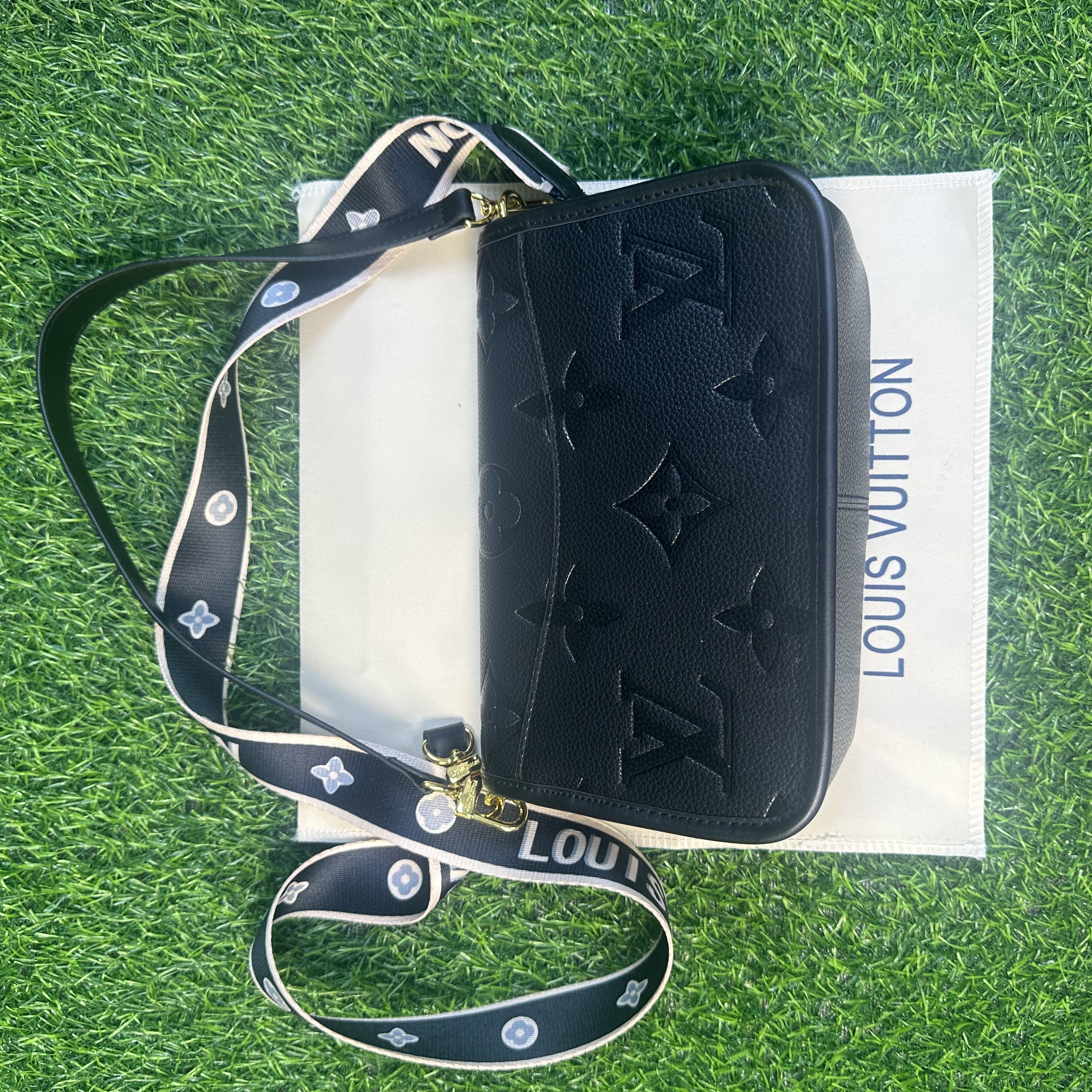 LOUIS VUITTON ルイ・ヴィトン ショルダーバッグ ディアヌ ハンドバッグ モノグラムアンプラント ブラック レディース