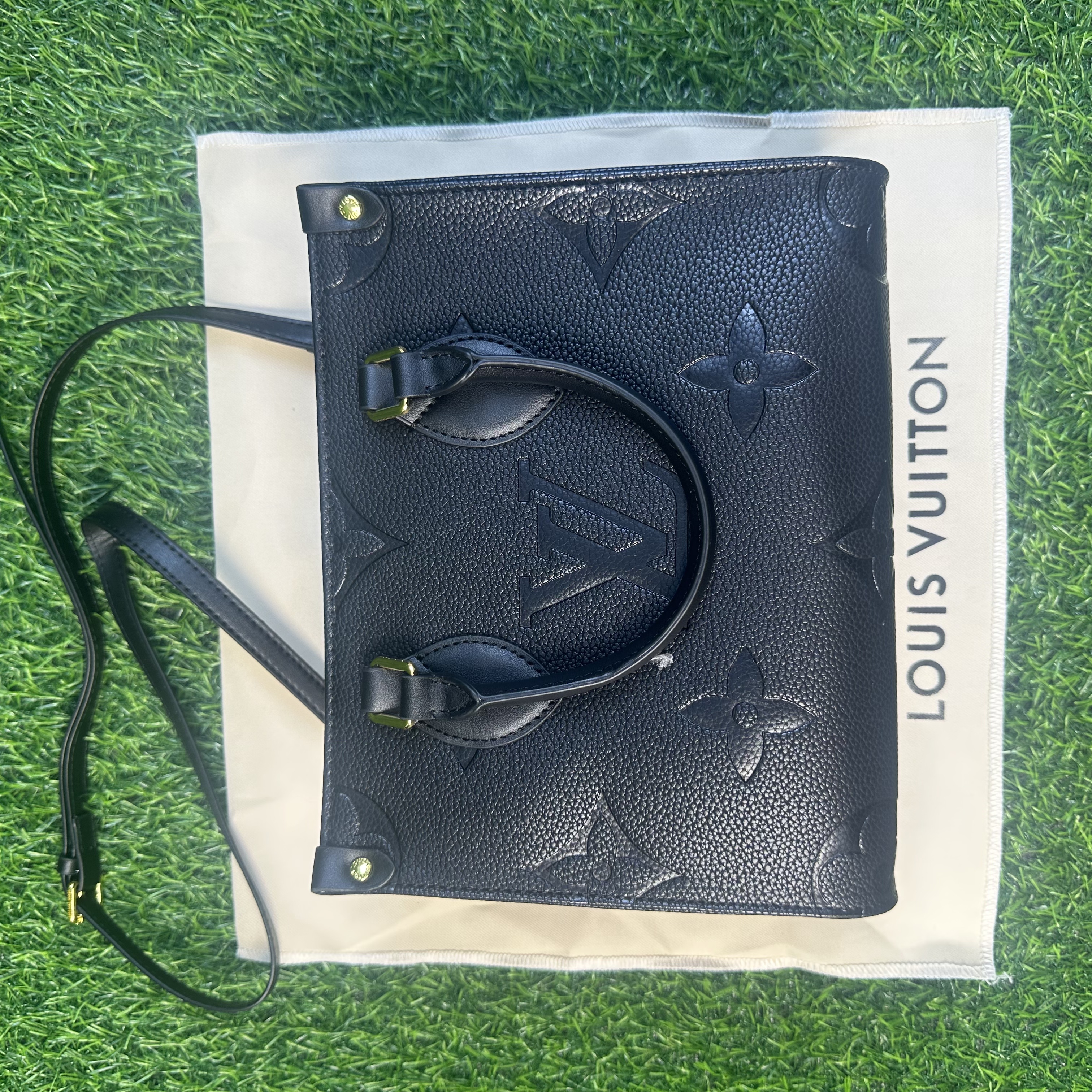 ルイヴィトン LOUIS VUITTON オンザゴー PM ハンドバッグ ショルダーバッグ 2WAY モノグラム アンプラント レザー ノワール ブラック M45653