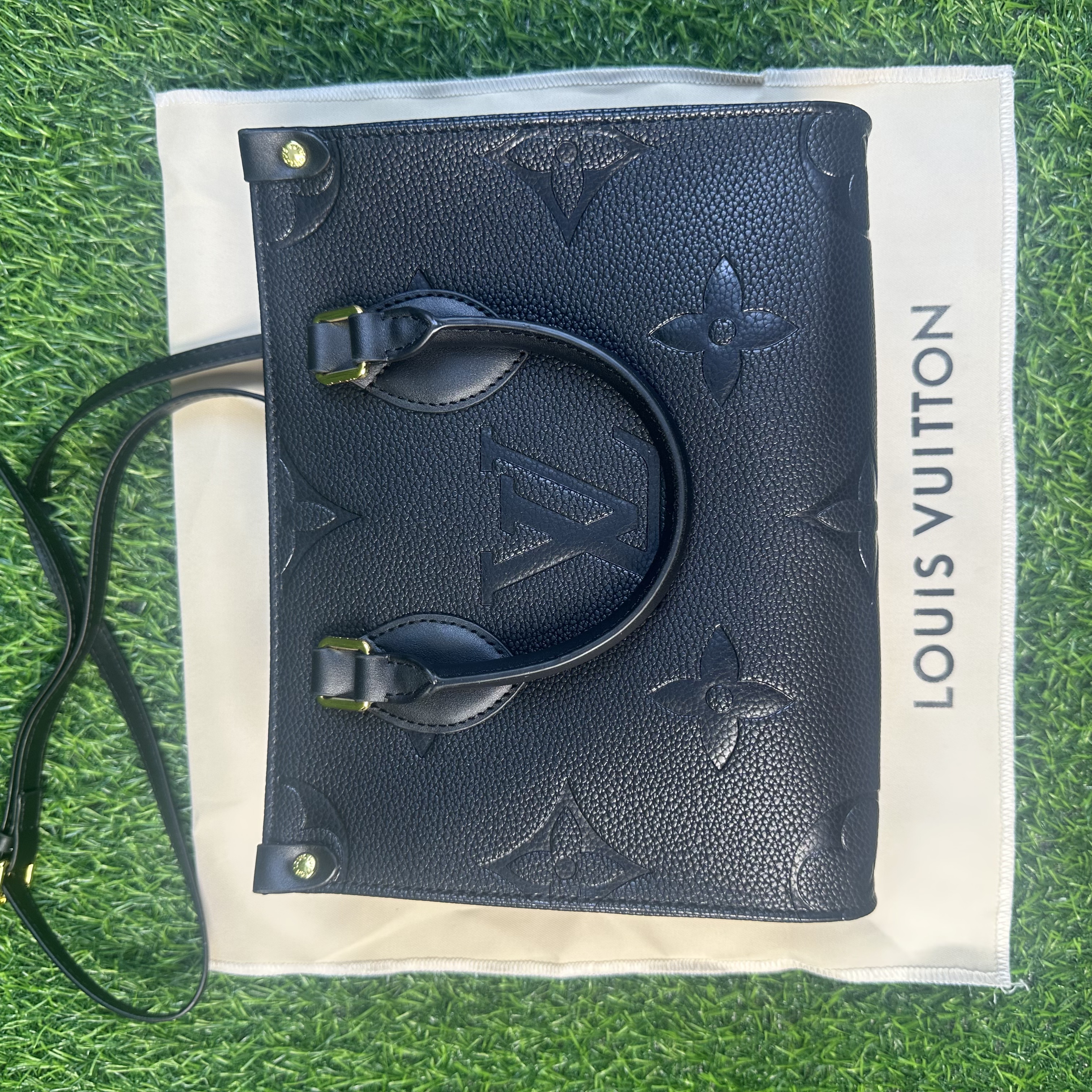 ルイヴィトン LOUIS VUITTON オンザゴー PM ハンドバッグ ショルダーバッグ 2WAY モノグラム アンプラント レザー ノワール ブラック M45653