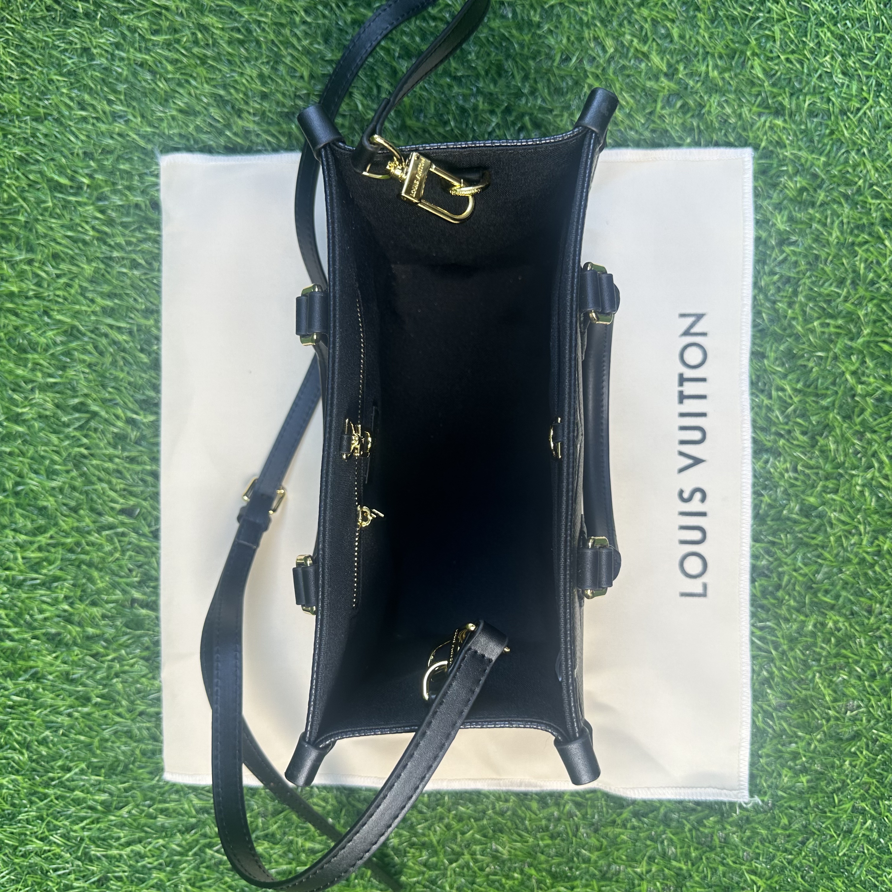 ルイヴィトン LOUIS VUITTON オンザゴー PM ハンドバッグ ショルダーバッグ 2WAY モノグラム アンプラント レザー ノワール ブラック M45653