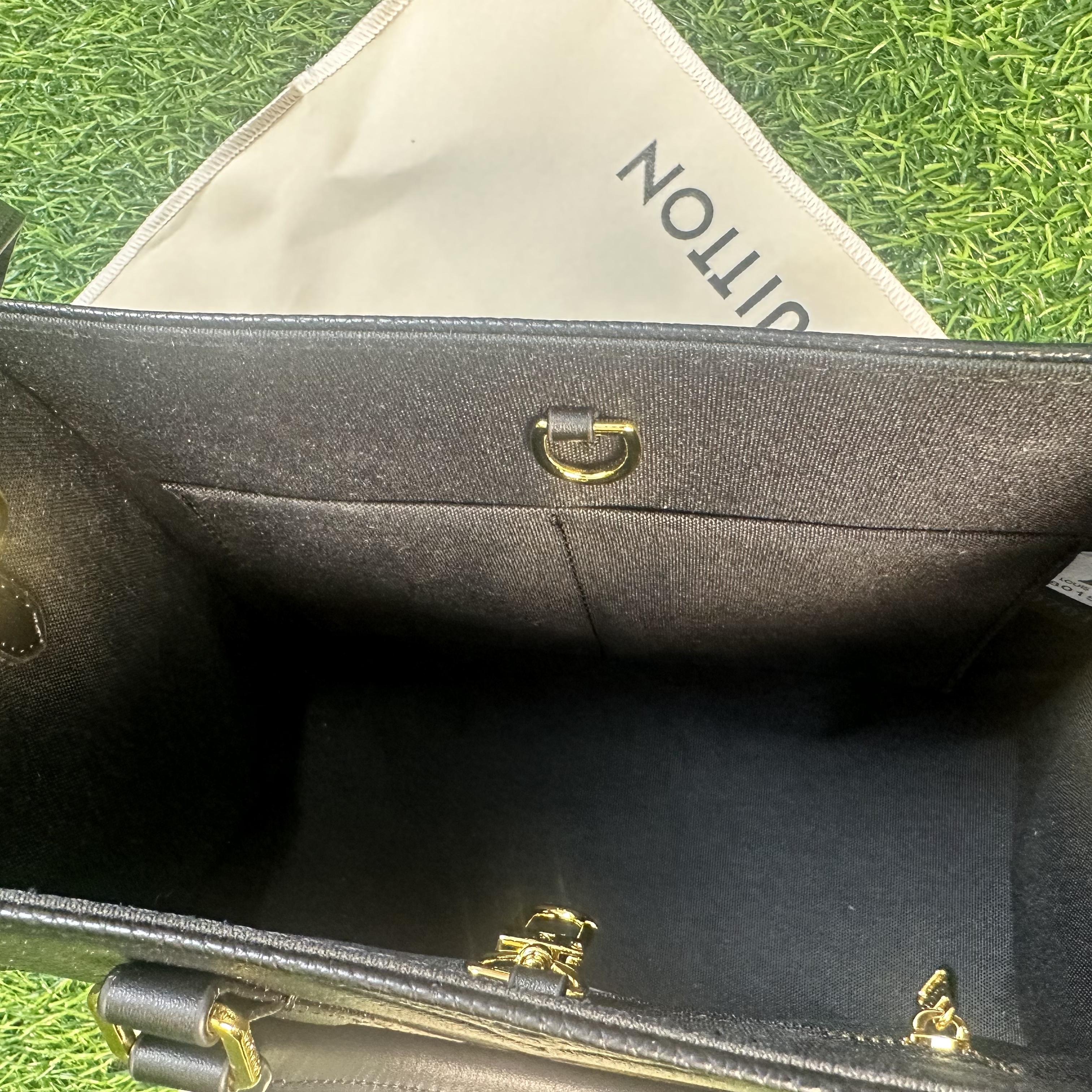 ルイヴィトン LOUIS VUITTON オンザゴー PM ハンドバッグ ショルダーバッグ 2WAY モノグラム アンプラント レザー ノワール ブラック M45653