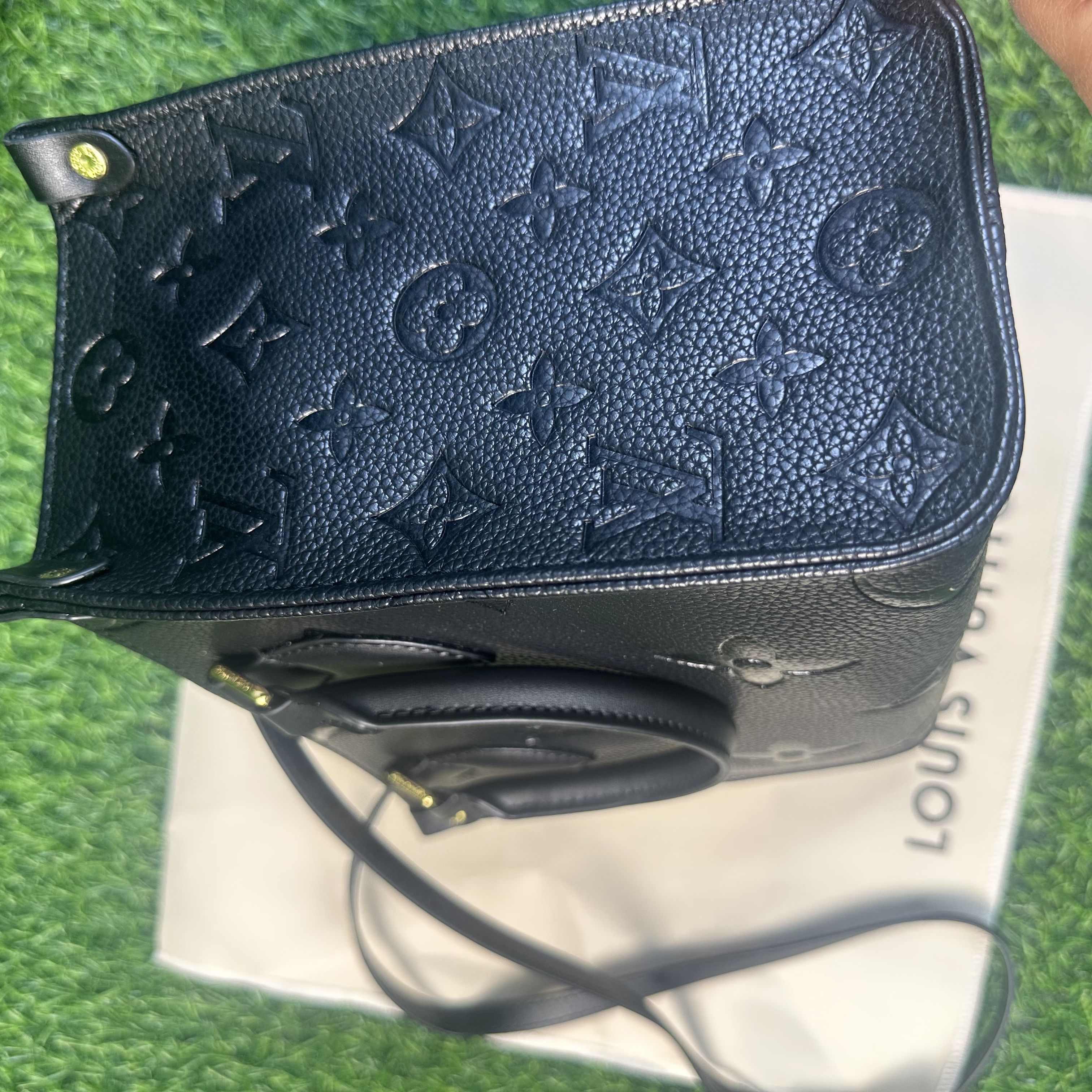 ルイヴィトン LOUIS VUITTON オンザゴー PM ハンドバッグ ショルダーバッグ 2WAY モノグラム アンプラント レザー ノワール ブラック M45653