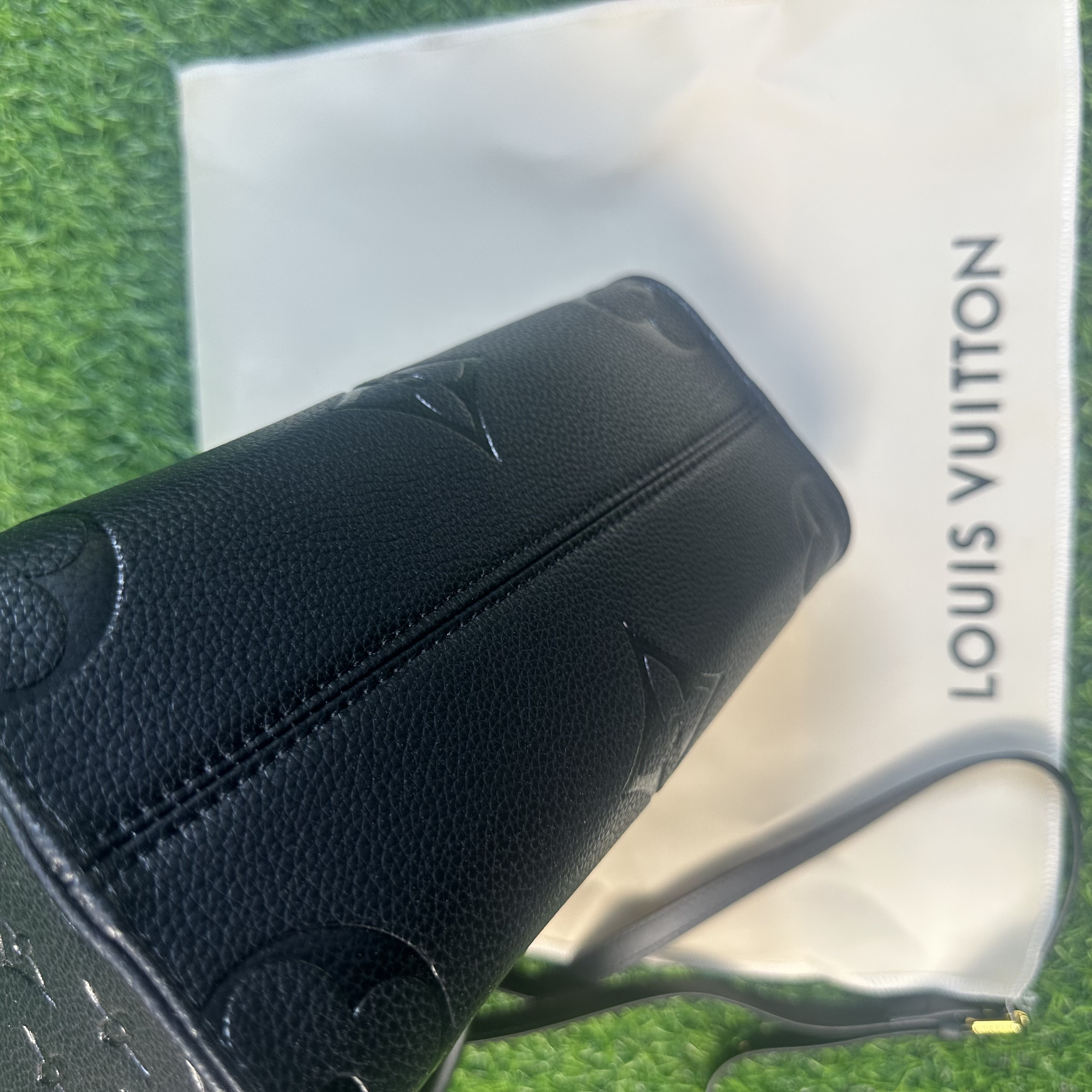 ルイヴィトン LOUIS VUITTON オンザゴー PM ハンドバッグ ショルダーバッグ 2WAY モノグラム アンプラント レザー ノワール ブラック M45653