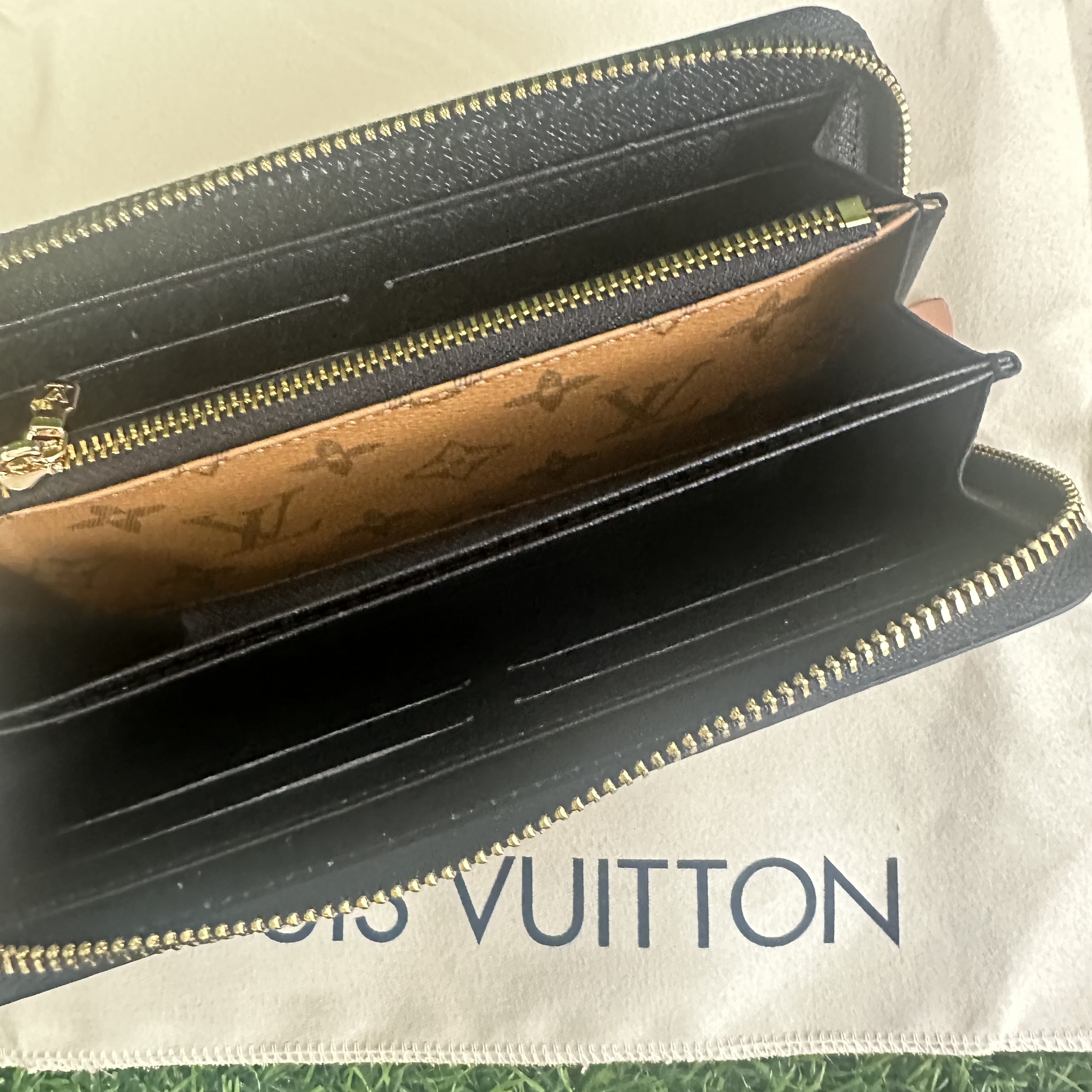 LOUIS VUITTON ジッピーウォレット ラウンドファスナー長財布 モノグラム ジャイアントリバース ブラウン M69353