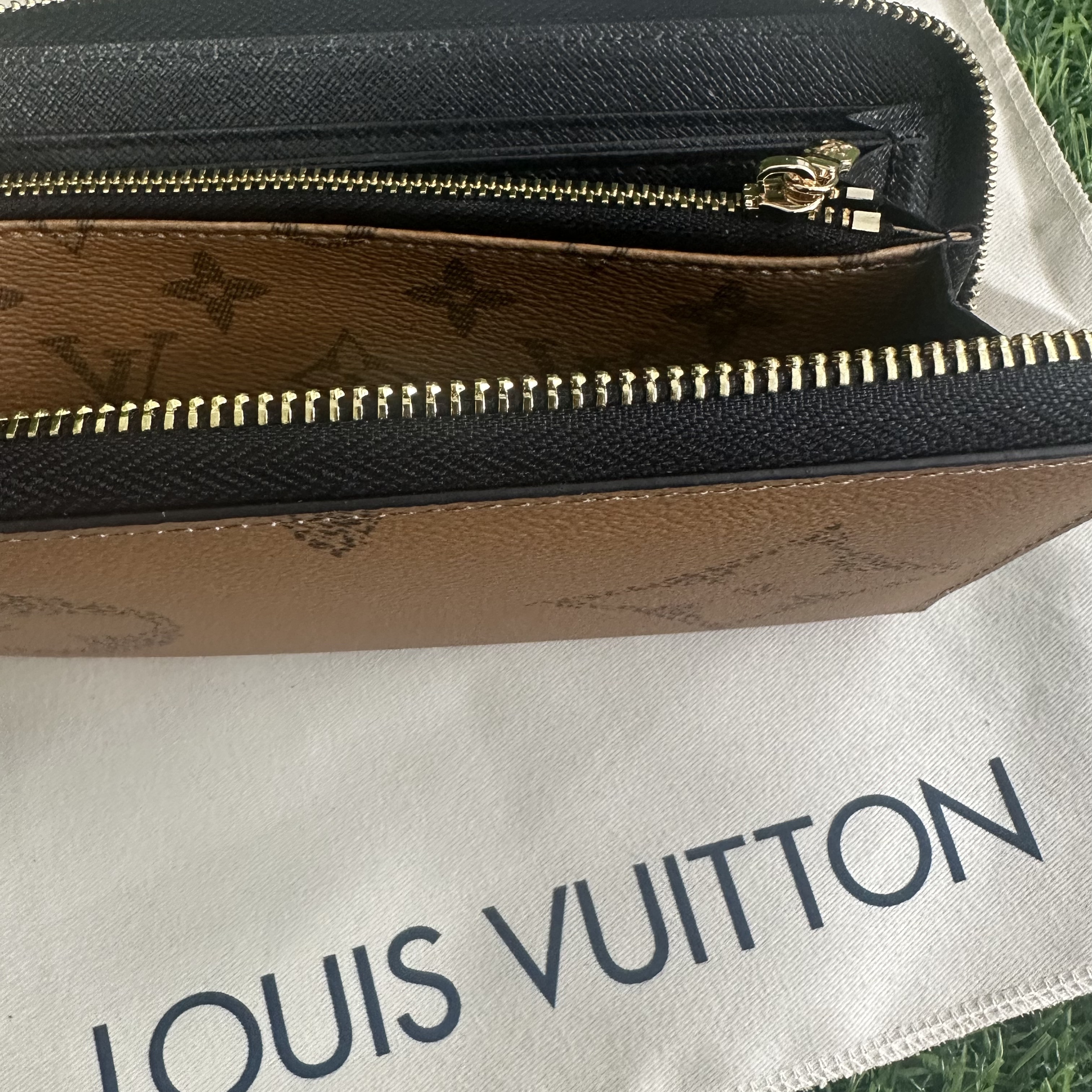LOUIS VUITTON ジッピーウォレット ラウンドファスナー長財布 モノグラム ジャイアントリバース ブラウン M69353