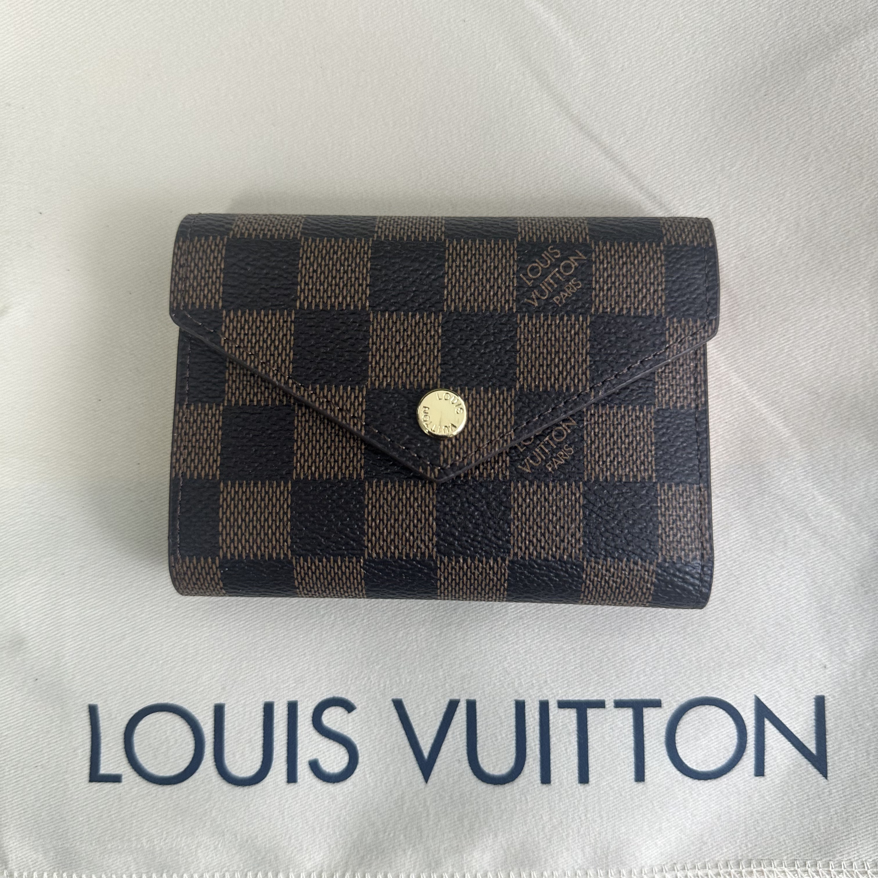LOUIS VUITTON ルイヴィトン ダミエ 三つ折り財布 N61700 ポルトフォイユ ヴィクトリーヌ エベヌ ローズバレリーヌ