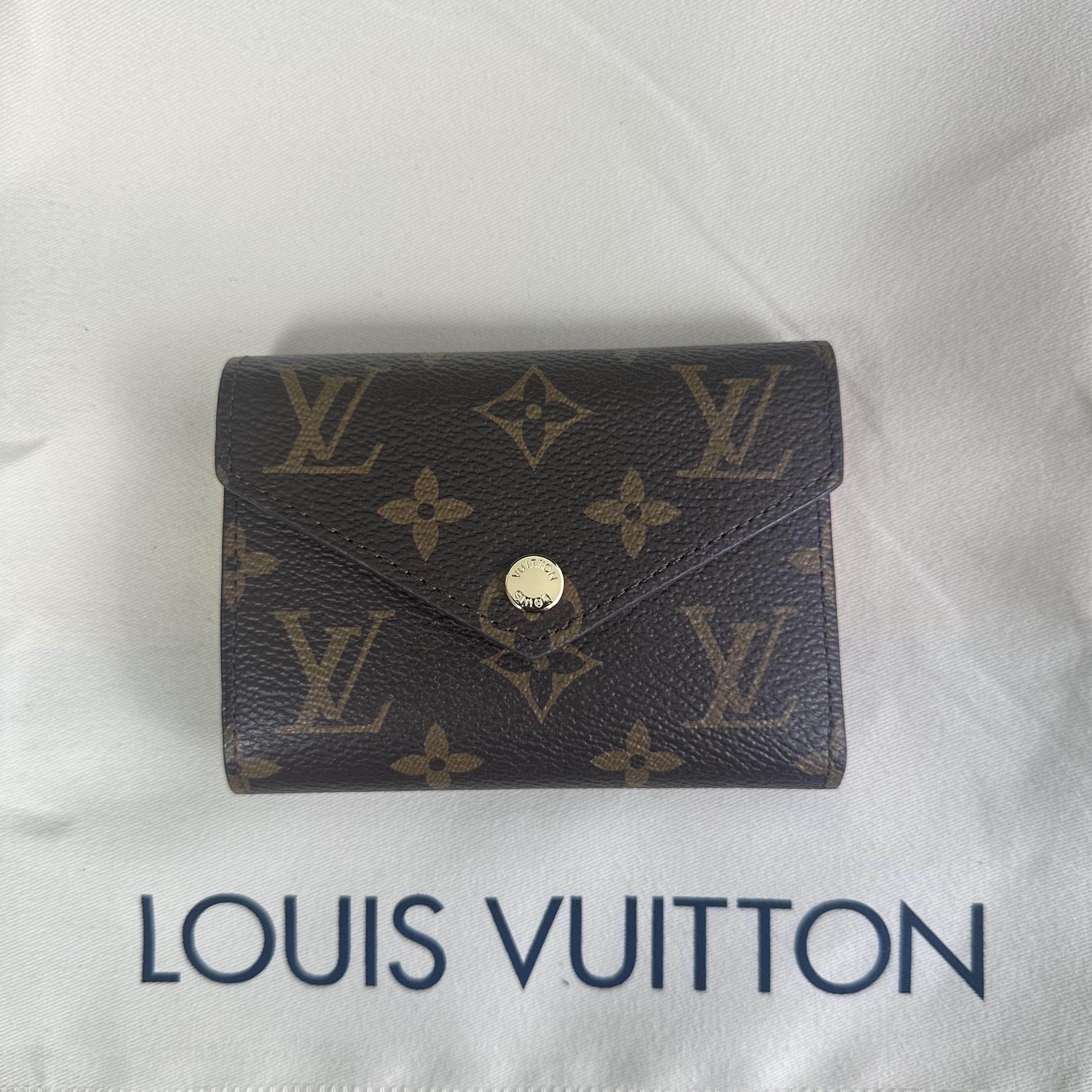 LOUIS VUITTON ルイヴィトン 三つ折り財布 ミニ財布 レディース コンパクトマイクロウォレット ポルトフォイユ ヴィクトリーヌ モノグラム ローズ バレリーヌ M62360 