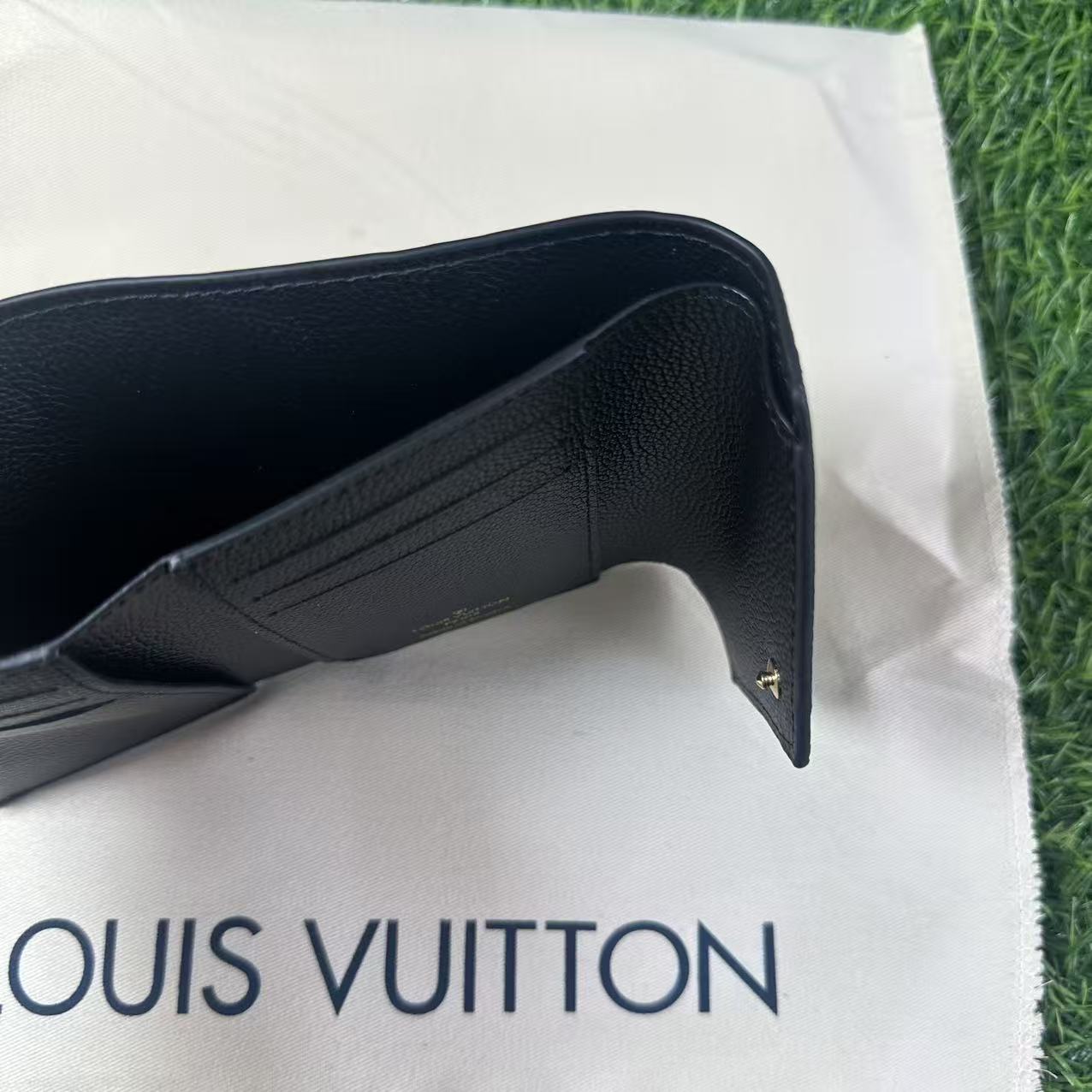 LOUIS VUITTON ルイ ヴィトン モノグラム・アンプラント ポルトフォイユ・ヴィクトリーヌ 小銭入れ付き 三つ折り財布