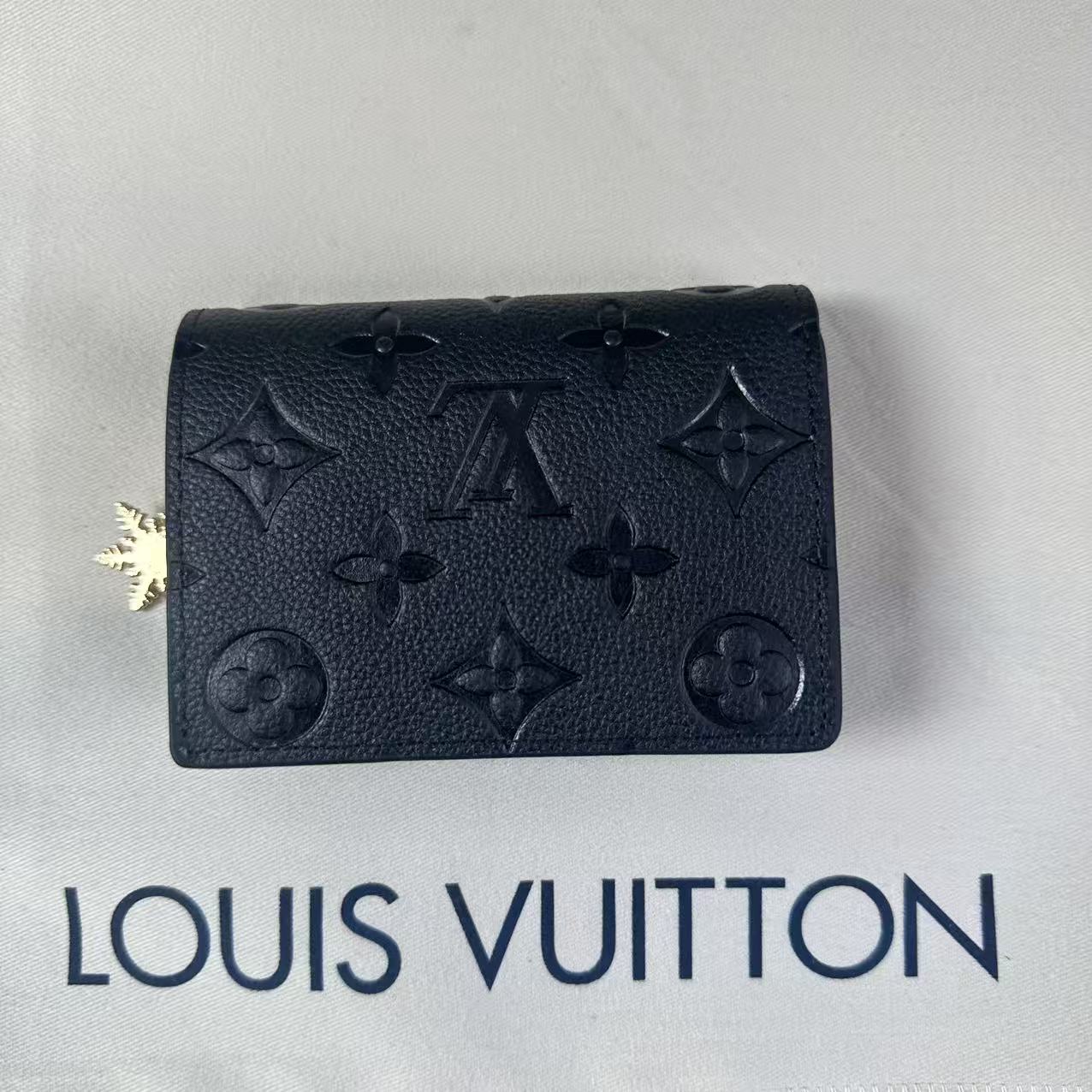 ルイヴィトン  LOUIS VUITTON 財布 二つ折り財布 レザー 折り財布