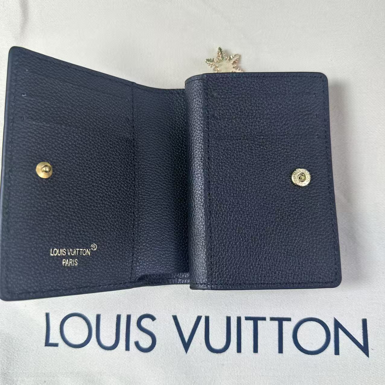 ルイヴィトン  LOUIS VUITTON 財布 二つ折り財布 レザー 折り財布