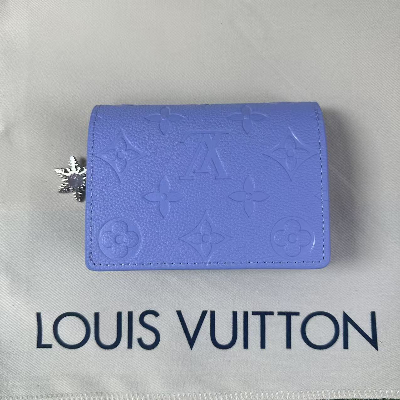 ルイヴィトン  LOUIS VUITTON 財布 二つ折り財布 レザー 折り財布