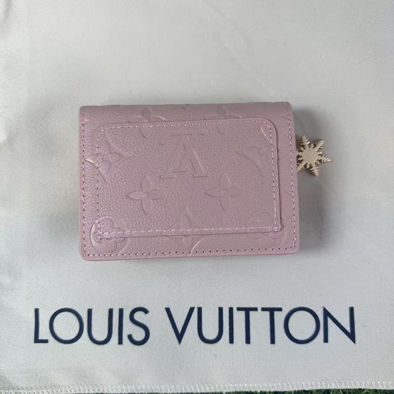 ルイヴィトン  LOUIS VUITTON 財布 二つ折り財布 レザー 折り財布