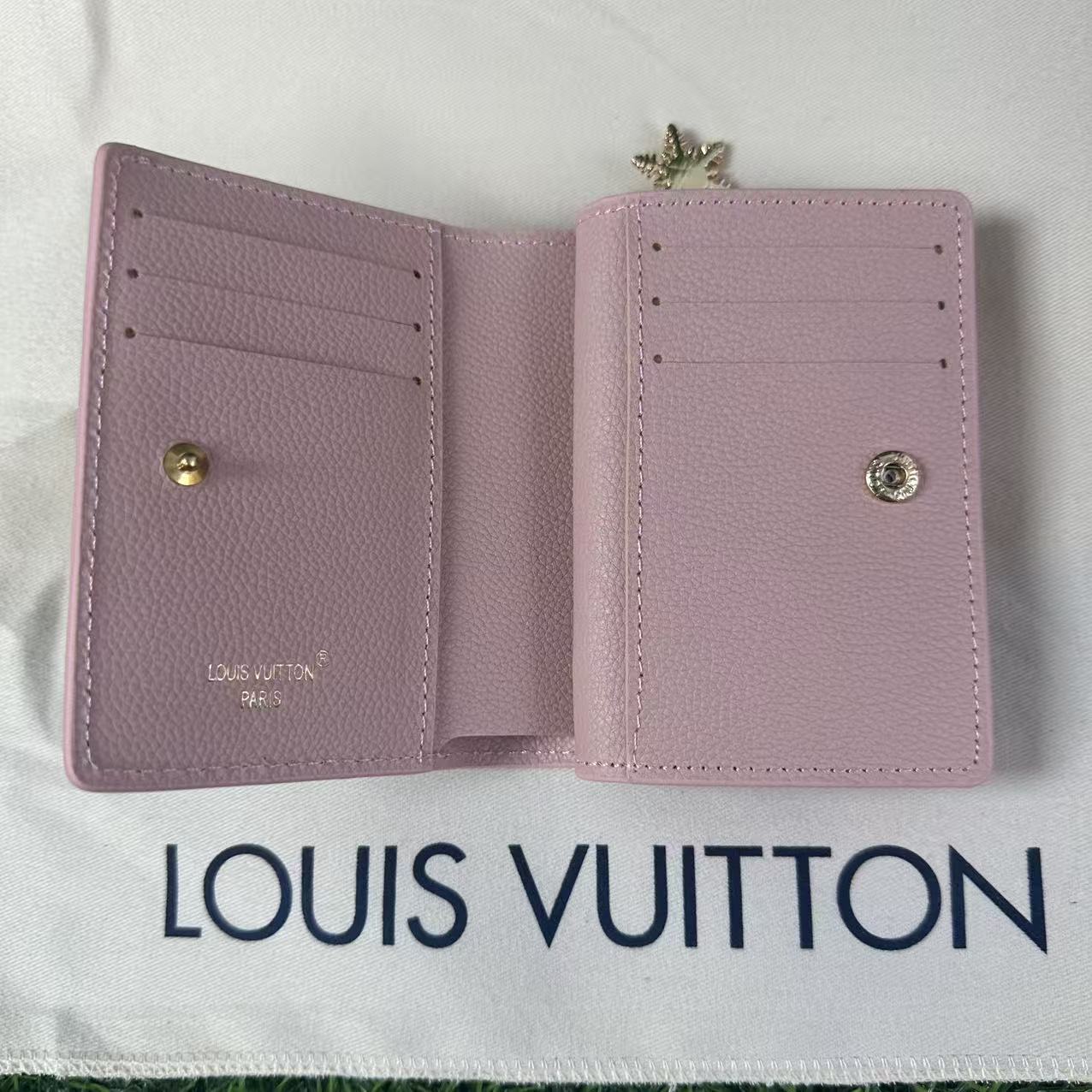 ルイヴィトン  LOUIS VUITTON 財布 二つ折り財布 レザー 折り財布