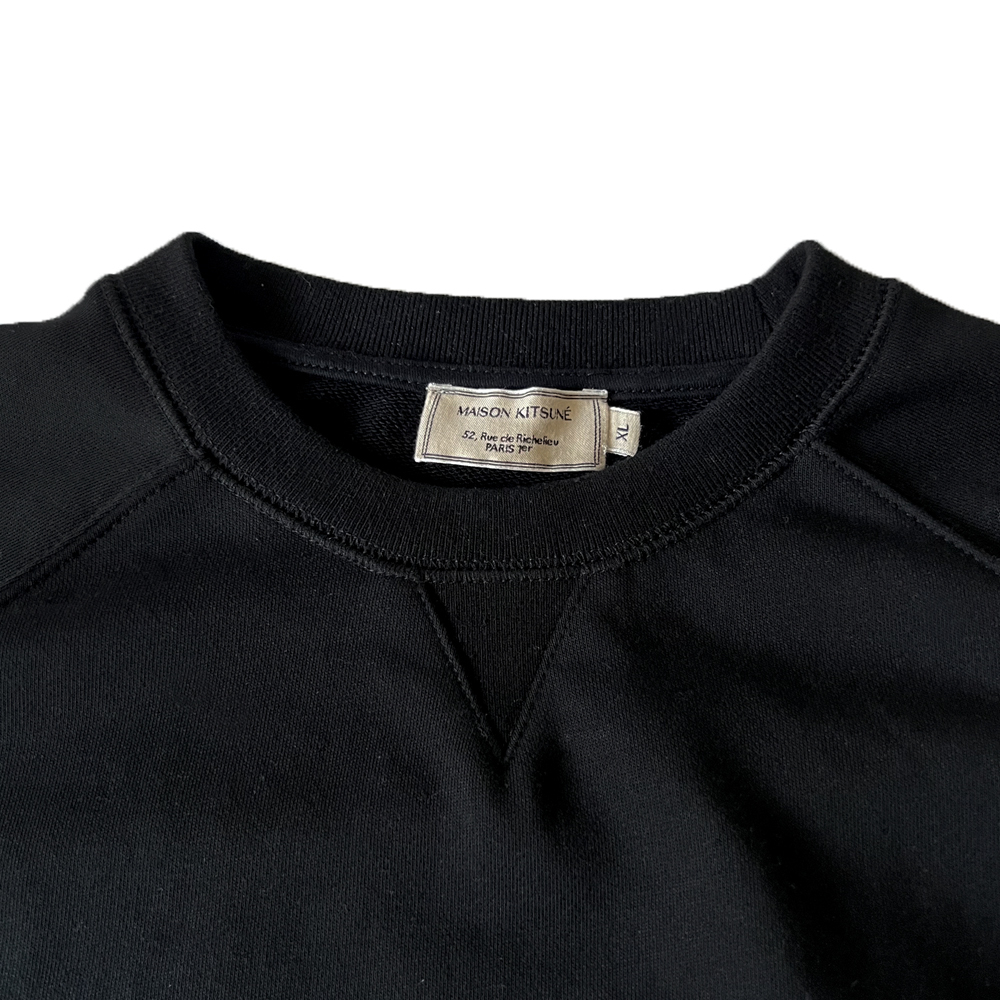 (Maison Kitsune専用袋付き) MAISON KITSUNE メゾンキツネ スウェット トップス カットソー トレーナー 長袖 刺繍 レディース メンズ ブラック ホワイト FOX HEAD PATCH AM00303KM0001