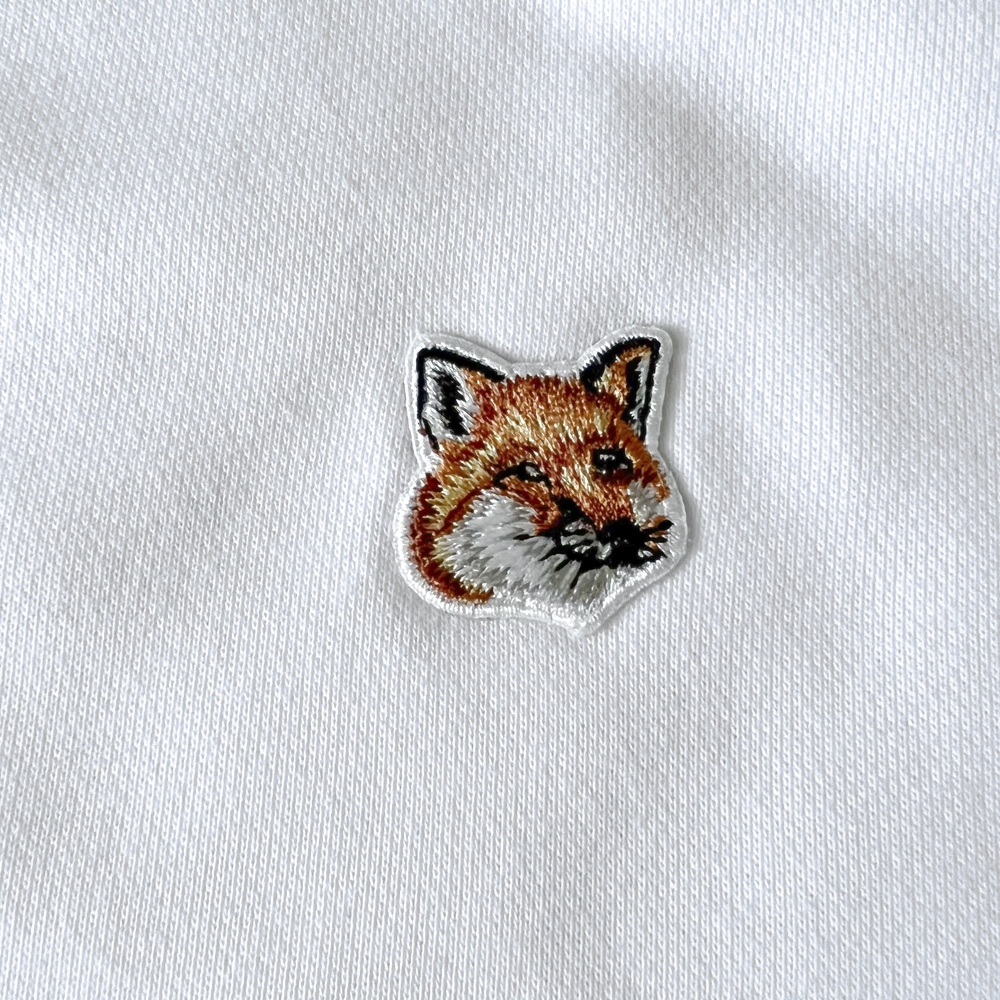 (Maison Kitsune専用袋付き) MAISON KITSUNE メゾンキツネ スウェット トップス カットソー トレーナー 長袖 刺繍 レディース メンズ ブラック ホワイト FOX HEAD PATCH AM00303KM0001