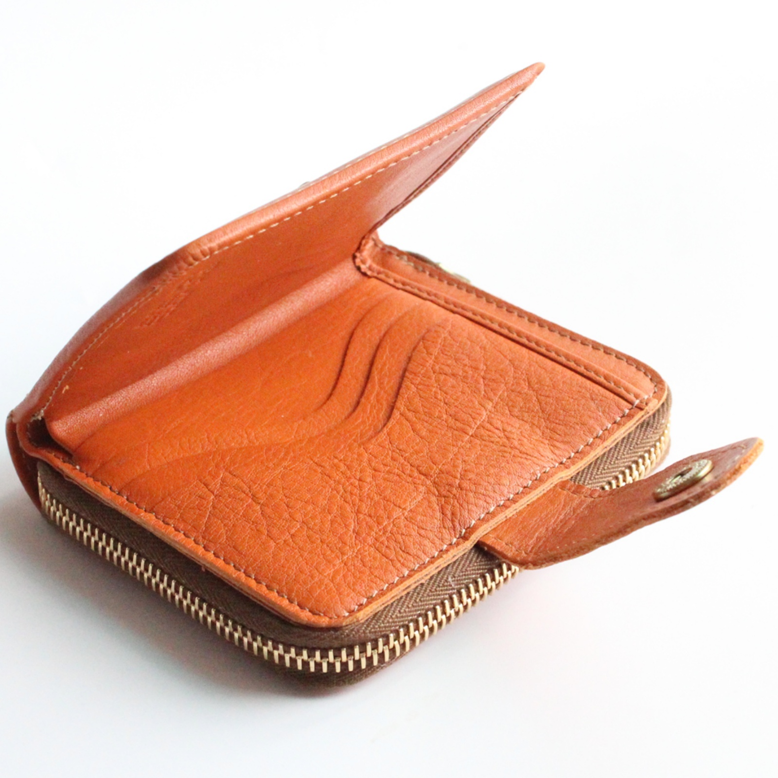 IL BISONTE イルビゾンテ 二つ折り財布 小銭IL BISONTE イルビゾンテ 二つ折り財布 小銭入れ付 折財布 財布 2つ折り財布 ヴァッケッタ コンパクト財布 レザー ブラウン メンズ レディース 