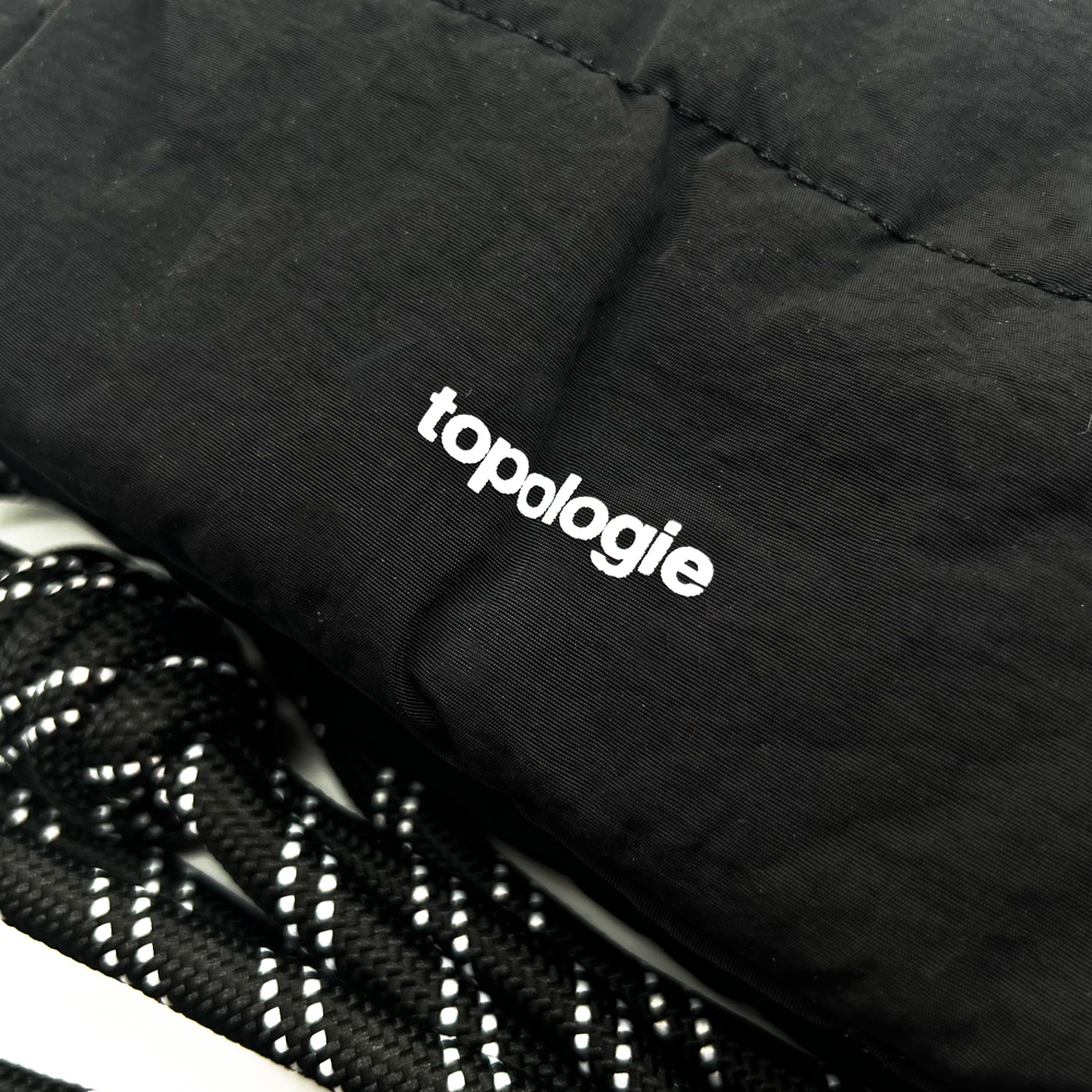 Topologie Bottle Sacoche トポロジー ボトルサコッシュ ストラップ付き ショルダーバッグ ブラック グリーン シルバー パープル レッド オフホワイト