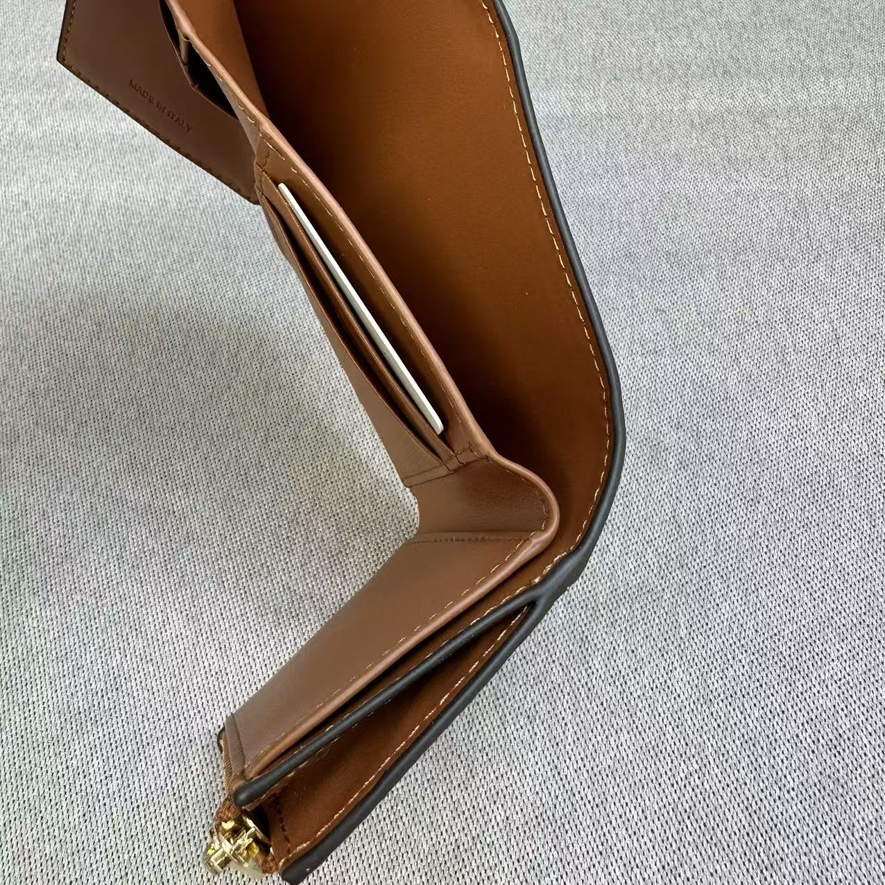 CELINE セリーヌ 折り財布 スモール トリフォールドウォレット レザー ミニ財布 小銭入れあり