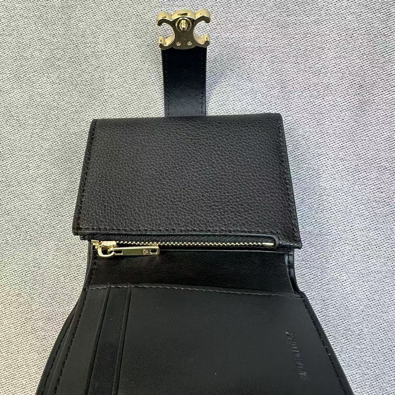 CELINE セリーヌ レディース財布 三つ折り財布 小物入れ 軽量