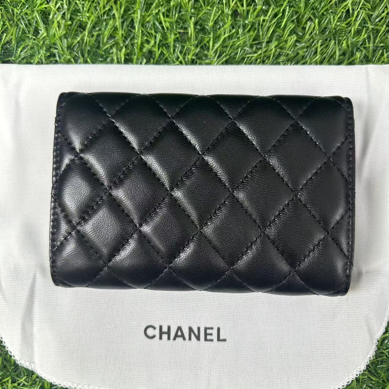CHANEL シャネル 3つ折り財布 クラシックミディアムフラップウォレット 財布