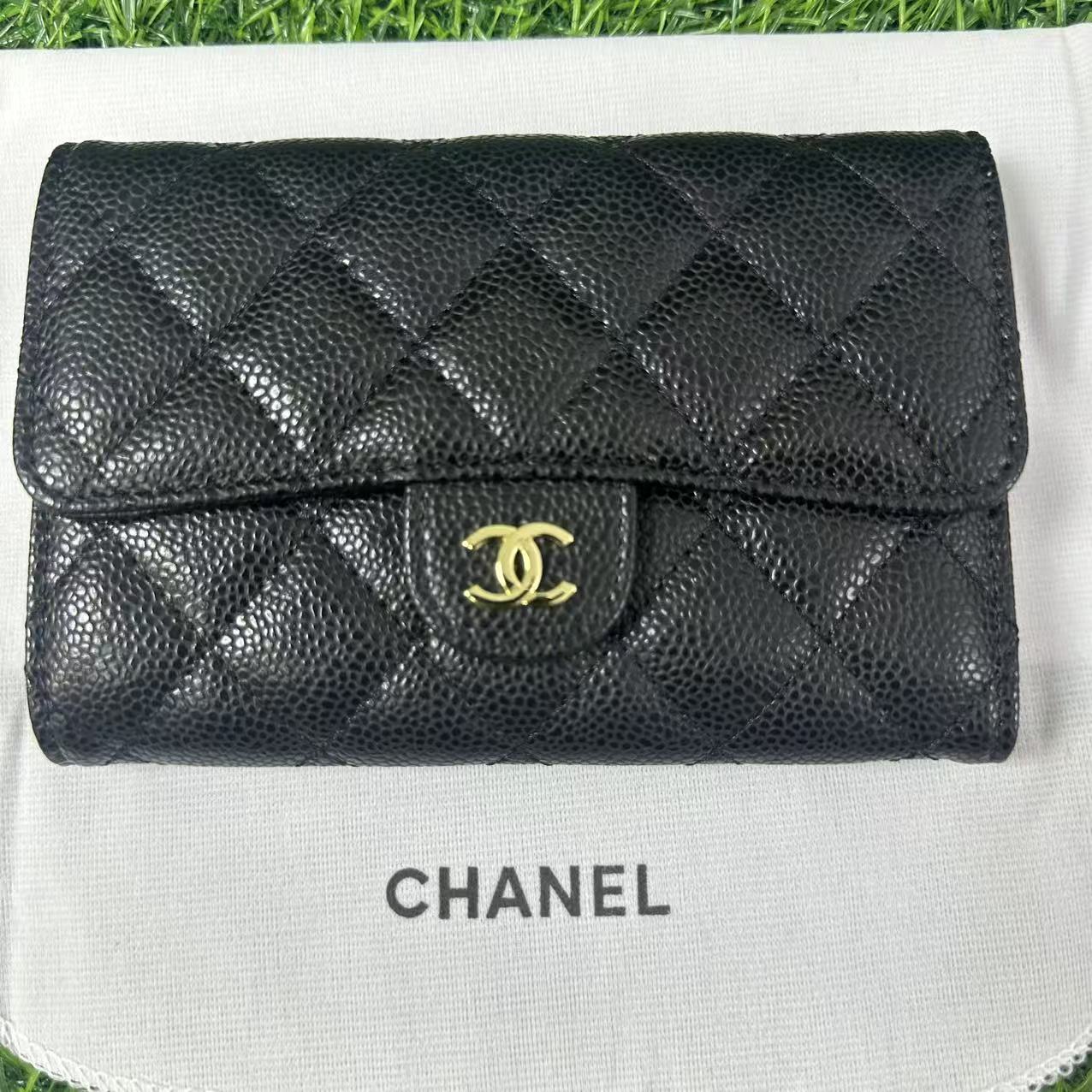 CHANEL シャネル 3つ折り財布 クラシックミディアムフラップウォレット 財布