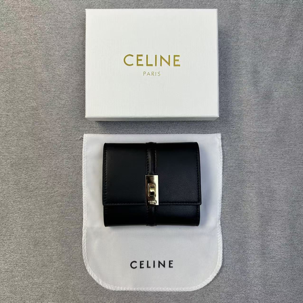 CELINE セリーヌ 三つ折り財布 スモール トリフォールドウォレット レザー ミニ財布 小銭入れあり