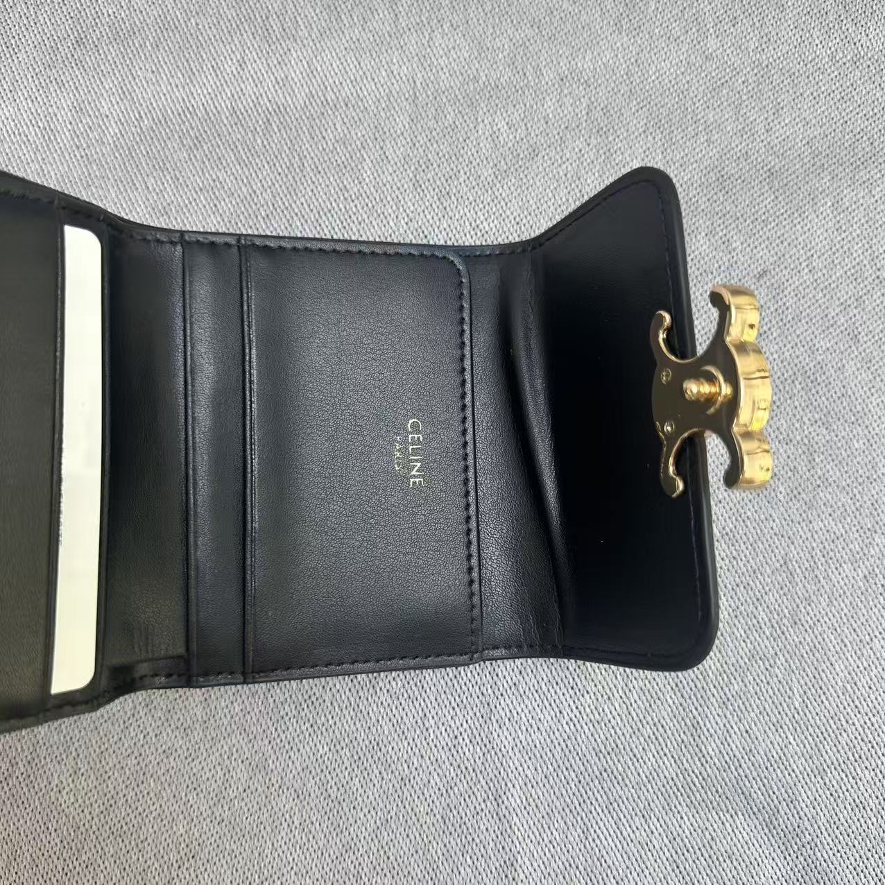 CELINE セリーヌ 折り財布 スモール トリフォールドウォレット レザー ミニ財布 小銭入れあり