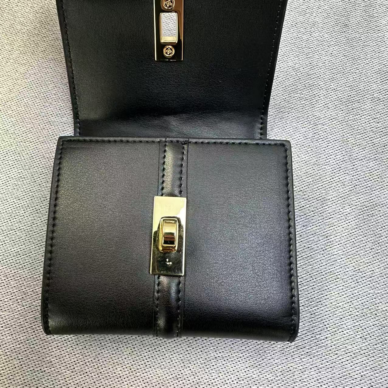 CELINE セリーヌ 三つ折り財布 スモール トリフォールドウォレット レザー ミニ財布 小銭入れあり