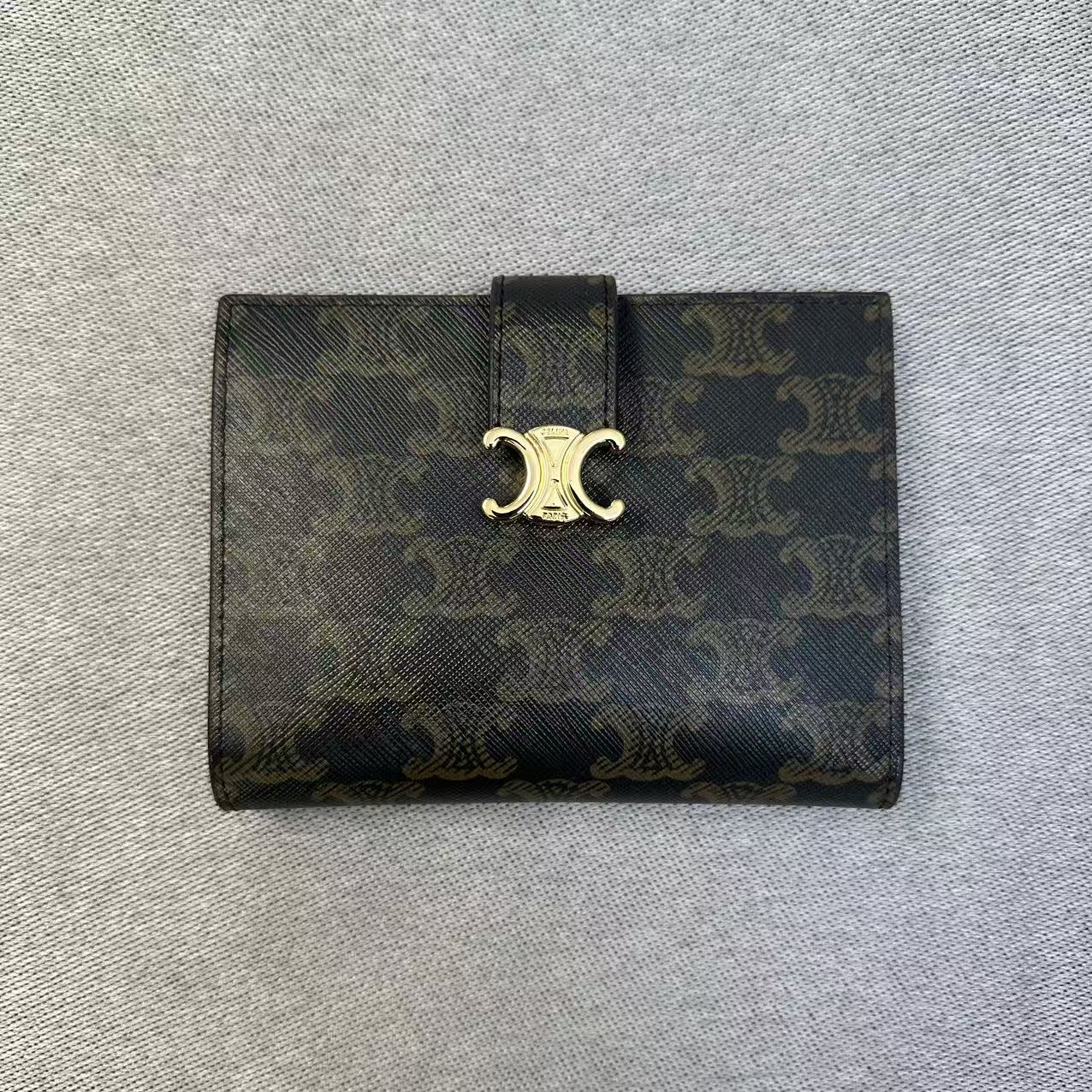 CELINE セリーヌ レディース財布 三つ折り財布 小物入れ 軽量