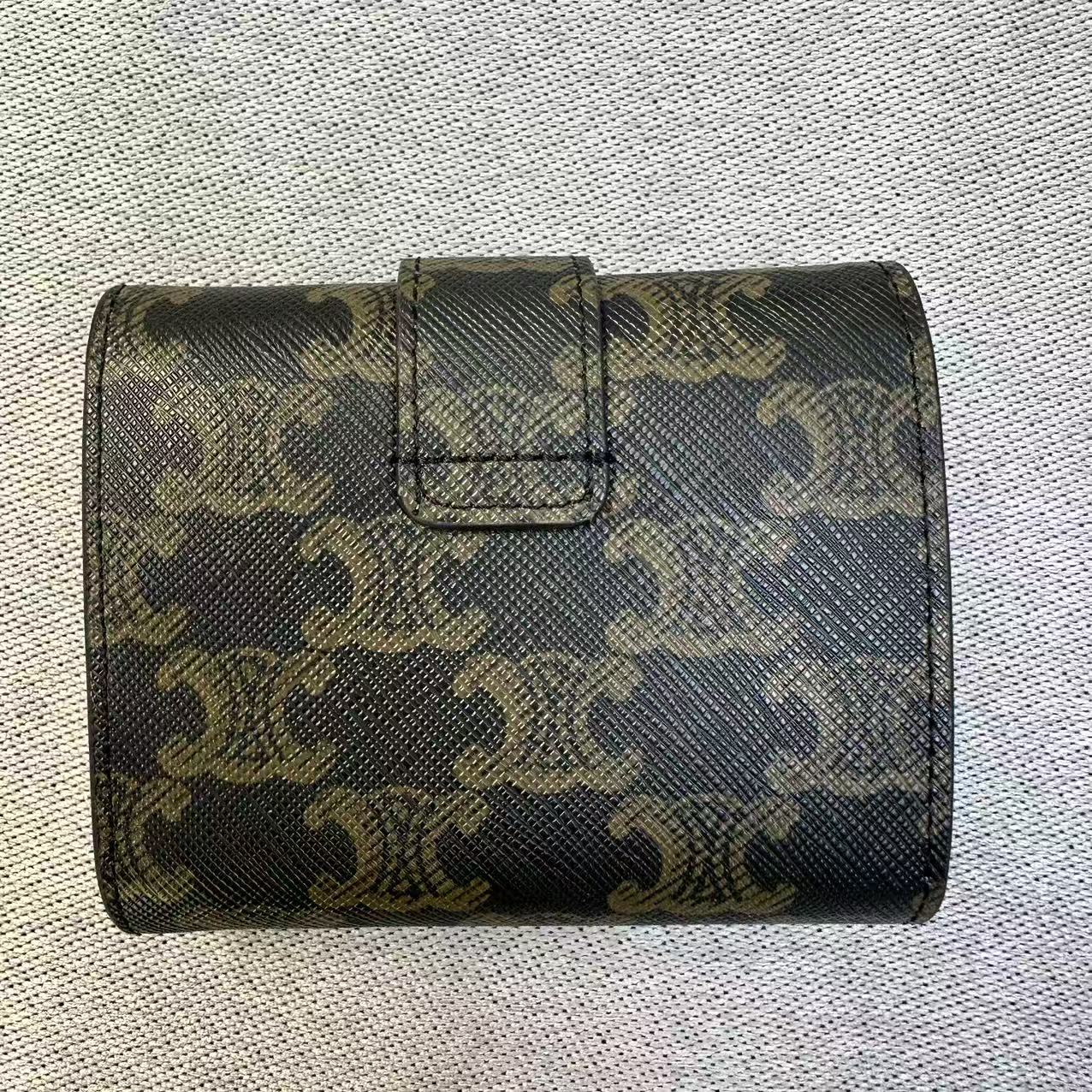 CELINE セリーヌ レディース財布 二つ折り財布 小物入れ 軽量