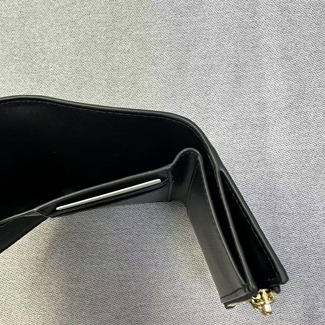 CELINE セリーヌ レディース財布 三つ折り財布 小物入れ 軽量