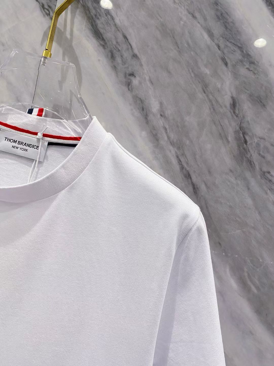 톰브라운 Thom Browne 24SS 클래식 트리컬러 라인 반팔 티셔츠 남녀공용