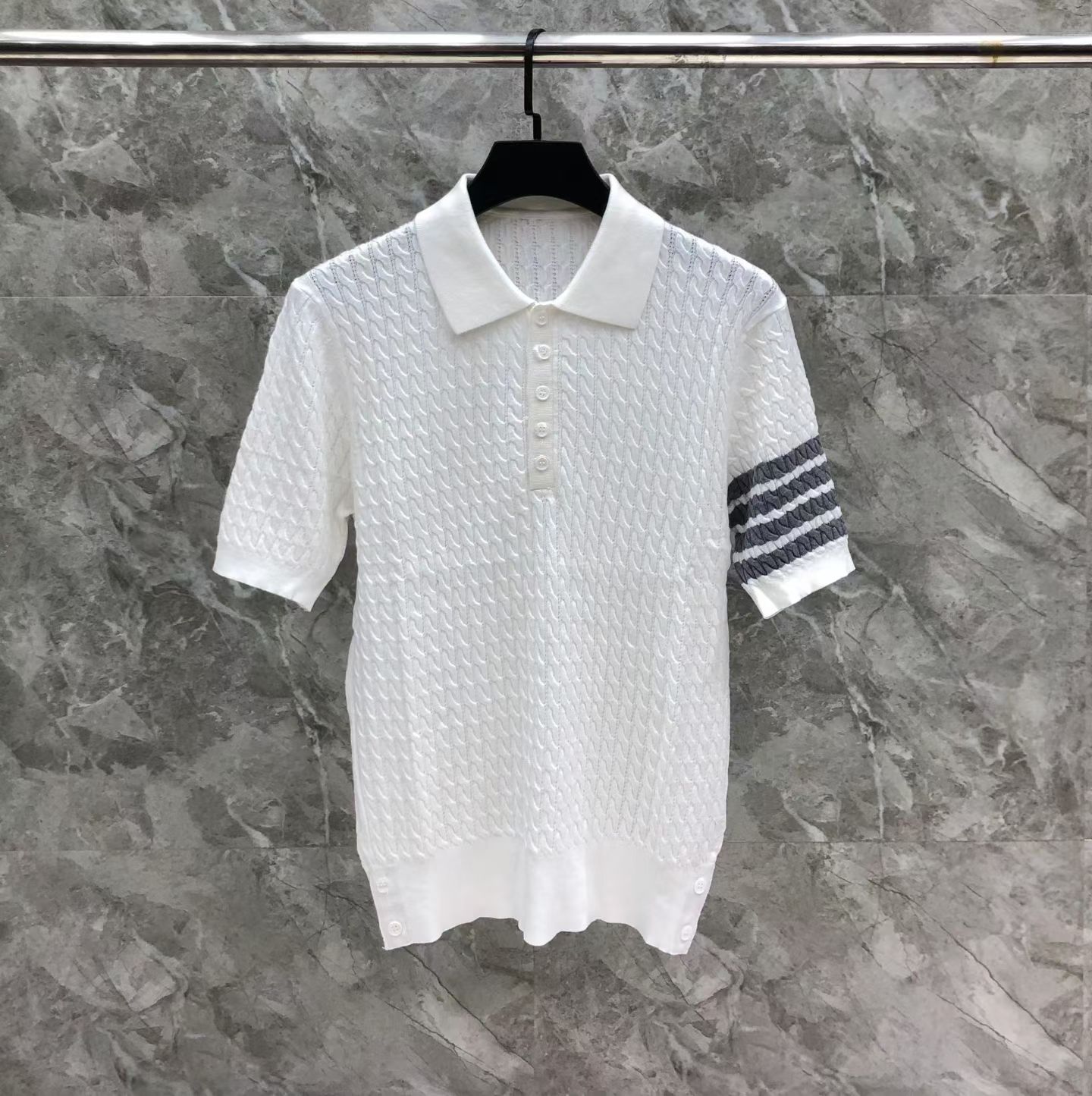 톰브라운 Thom Browne 케이블 니트 4바 스트라이프 반팔 폴로셔츠 남녀공용
