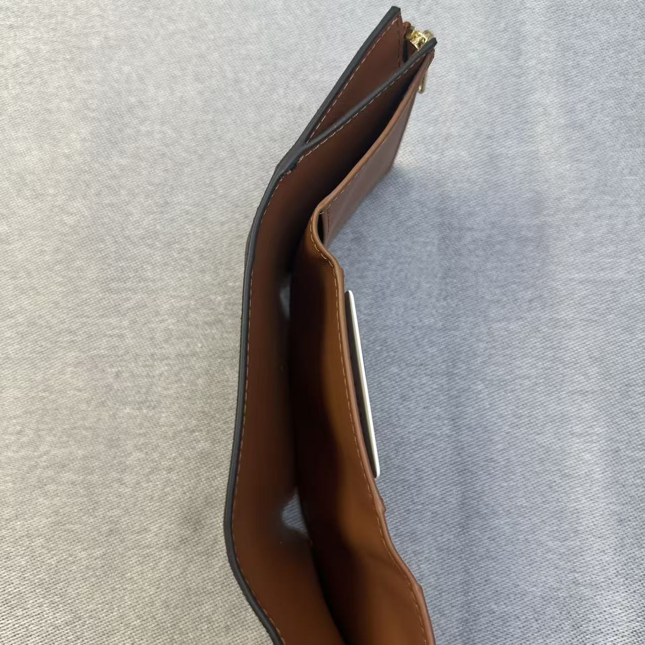 CELINE セリーヌ レディース財布 二つ折り財布 小物入れ 軽量