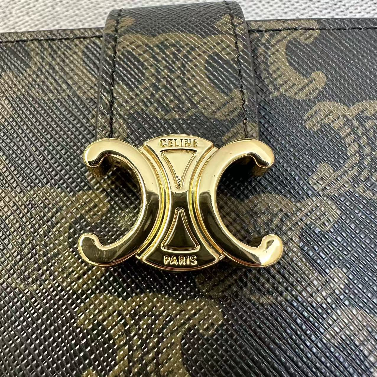 CELINE セリーヌ レディース財布 二つ折り財布 小物入れ 軽量