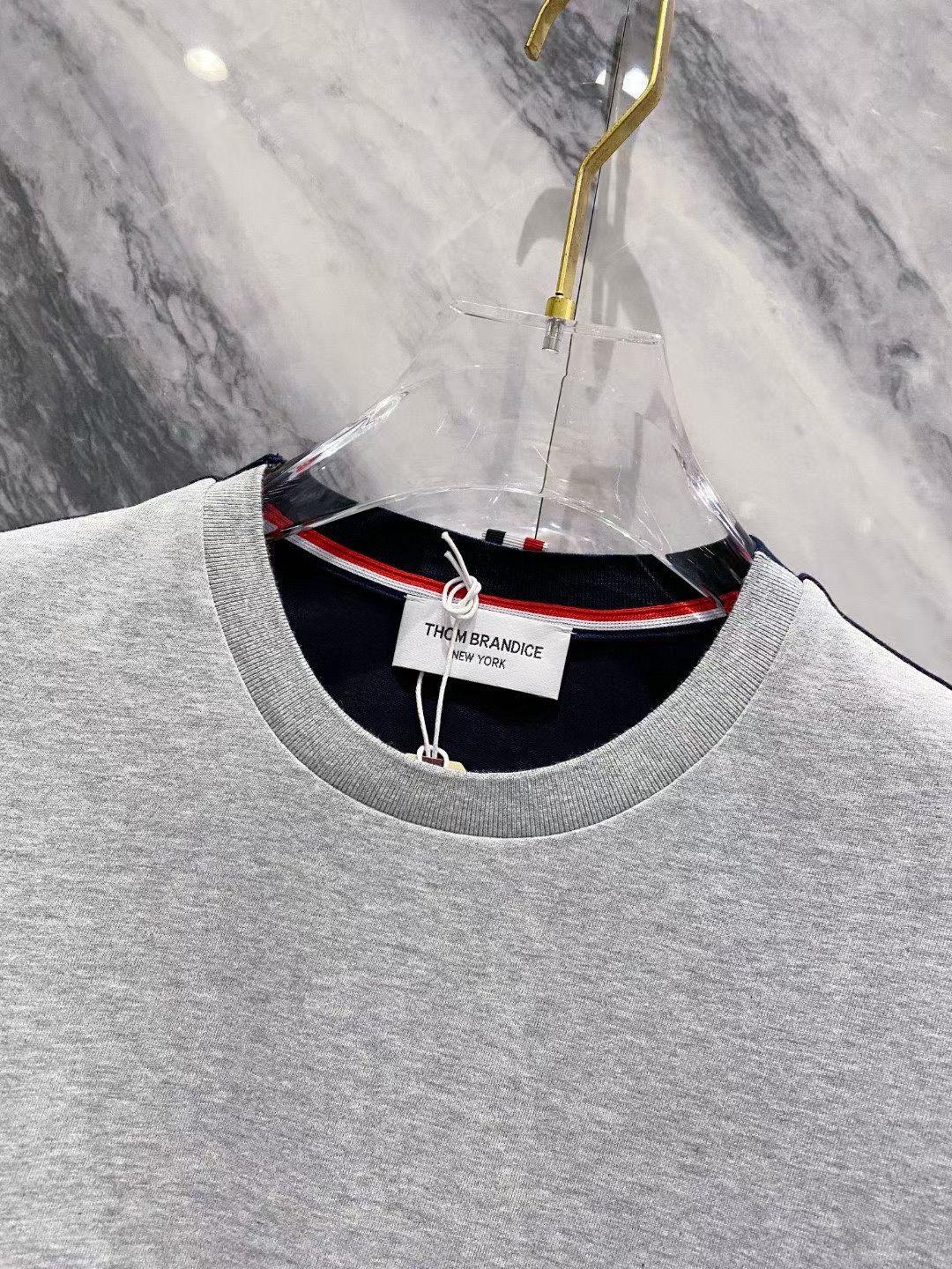 톰브라운 Thom Browne 4바 스트라이프 투톱 반팔 티셔츠 남녀공용
