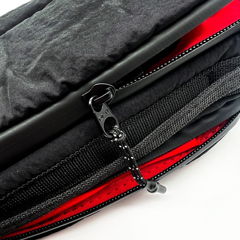 Topologie Bottle Sacoche トポロジー ボトルサコッシュ ストラップ付き ショルダーバッグ ブラック グリーン シルバー パープル レッド オフホワイト