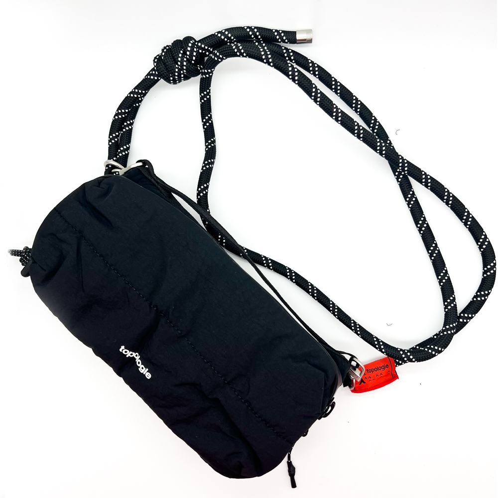 Topologie Bottle Sacoche トポロジー ボトルサコッシュ ストラップ付き ショルダーバッグ ブラック グリーン シルバー パープル レッド オフホワイト