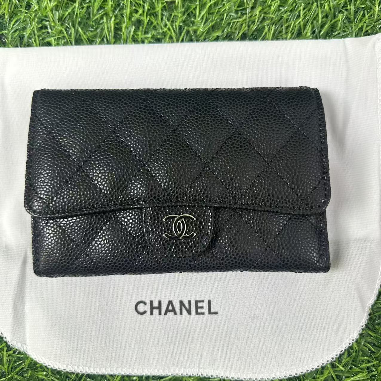 CHANEL シャネル 3つ折り財布 クラシックミディアムフラップウォレット 財布