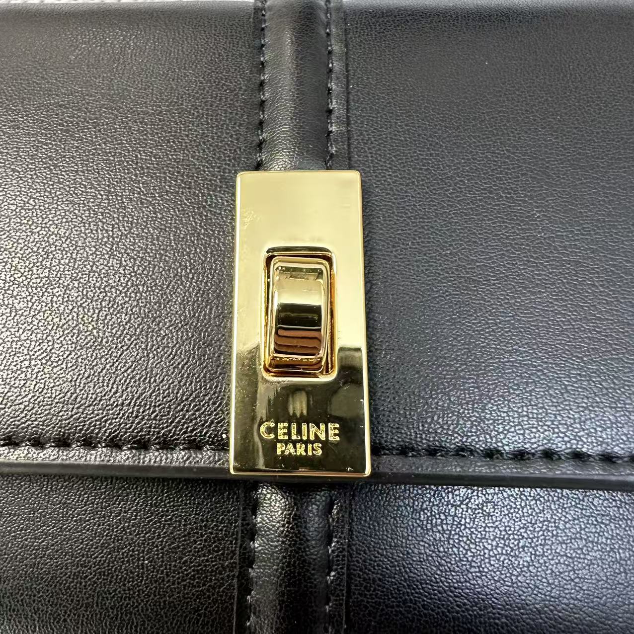 CELINE セリーヌ 三つ折り財布 スモール トリフォールドウォレット レザー ミニ財布 小銭入れあり