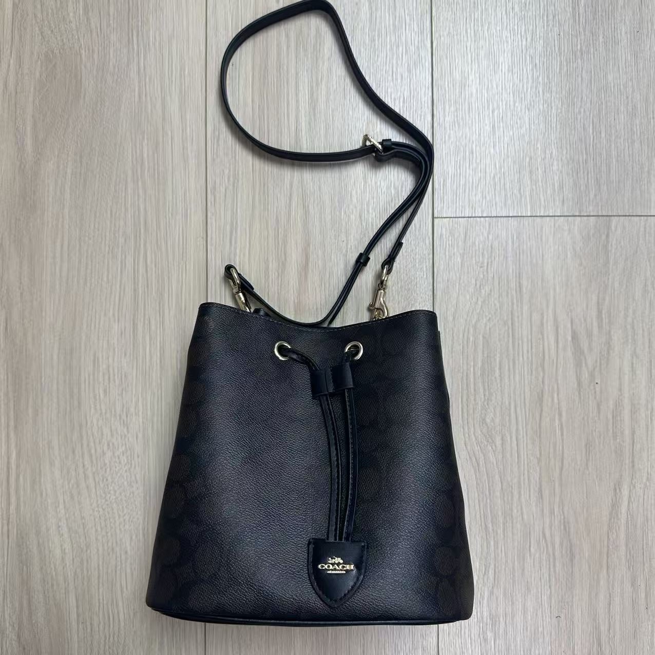 COACH コーチ バッグ(ショルダーバッグ)  シグネチャー スモール タウン バケット バッグ  レディース