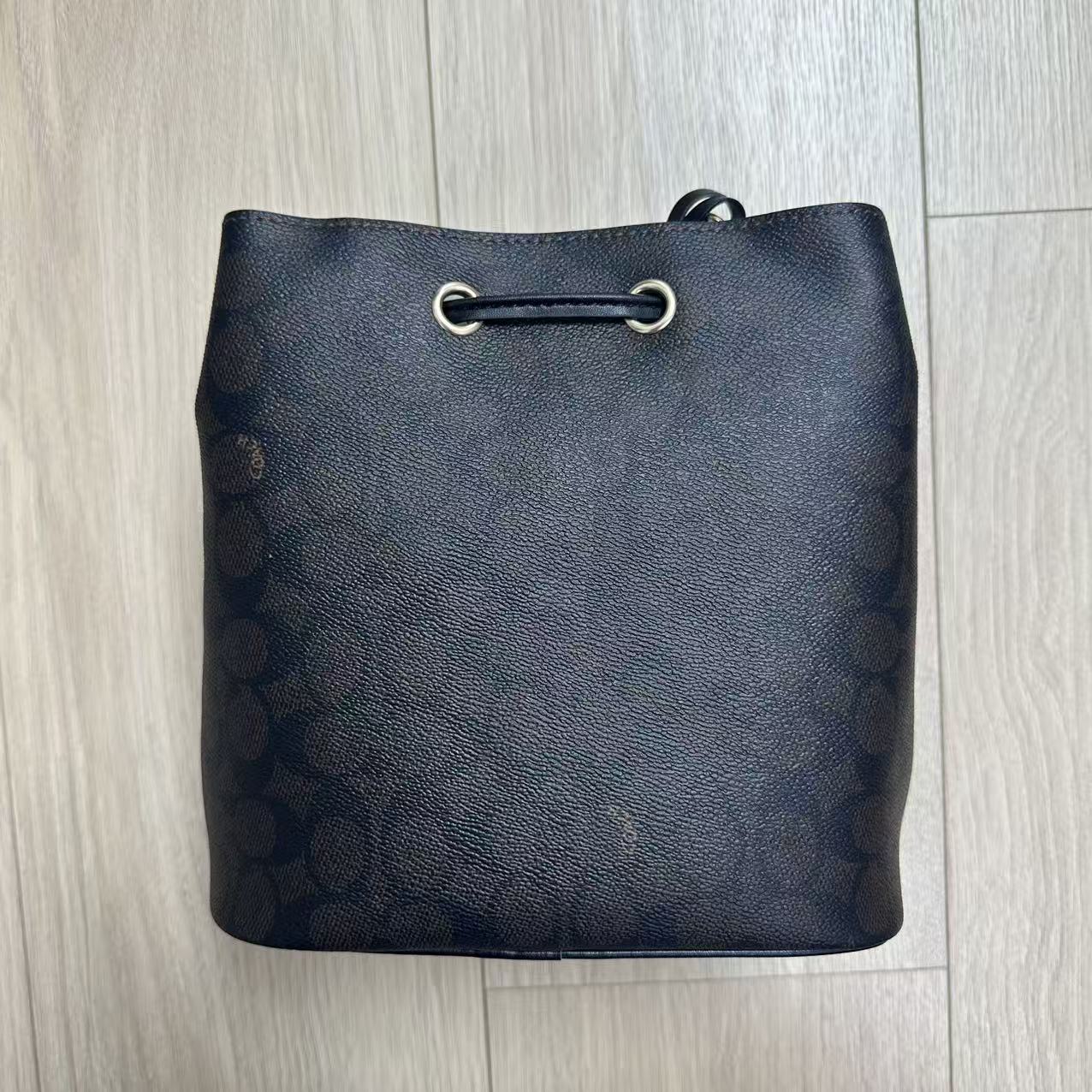 COACH コーチ バッグ(ショルダーバッグ)  シグネチャー スモール タウン バケット バッグ  レディース