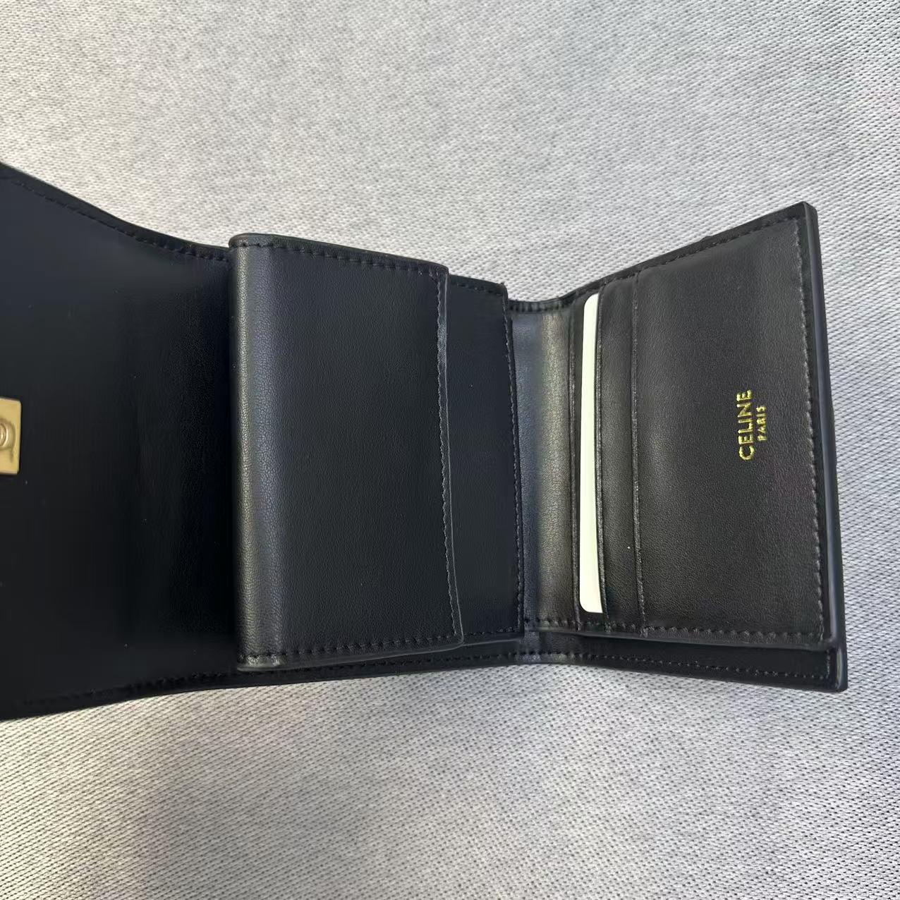 CELINE セリーヌ 三つ折り財布 スモール トリフォールドウォレット レザー ミニ財布 小銭入れあり