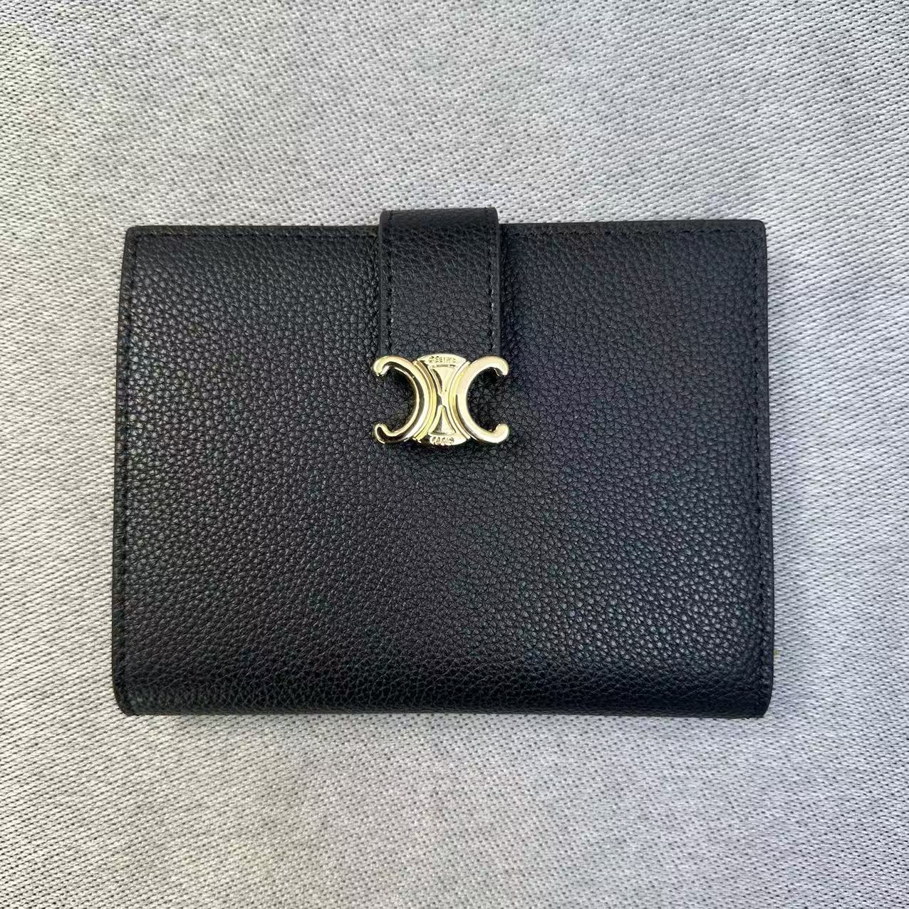 CELINE セリーヌ レディース財布 二つ折り財布 小物入れ 軽量