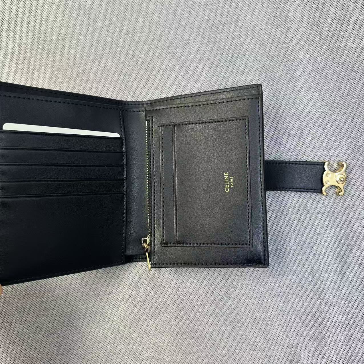 CELINE セリーヌ レディース財布 二つ折り財布 小物入れ 軽量