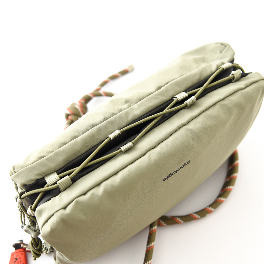 トポロジー Topologie Bottle Sacoche ボトルサコッシュ トポロジー ショルダーバッグ 大容量 ストラップ付き ブラック シルバー グリーン