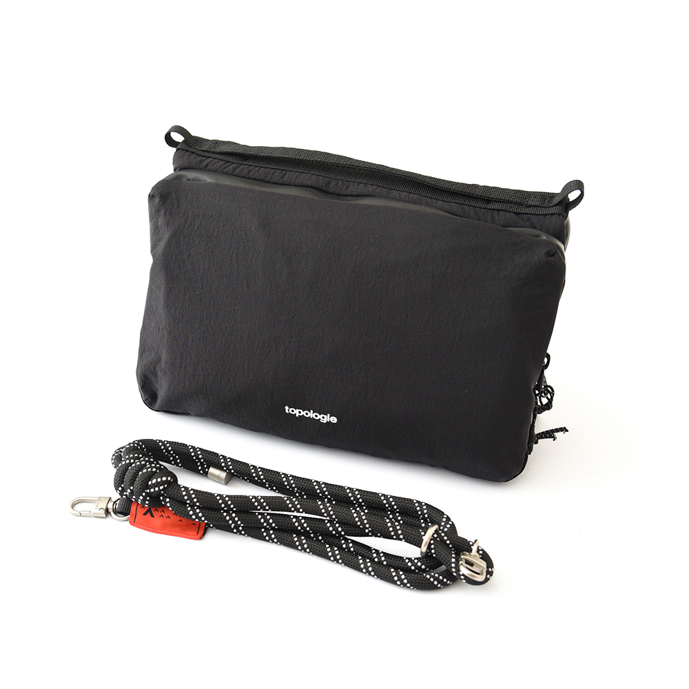 トポロジー Topologie Bottle Sacoche ボトルサコッシュ トポロジー ショルダーバッグ 大容量 ストラップ付き ブラック シルバー グリーン