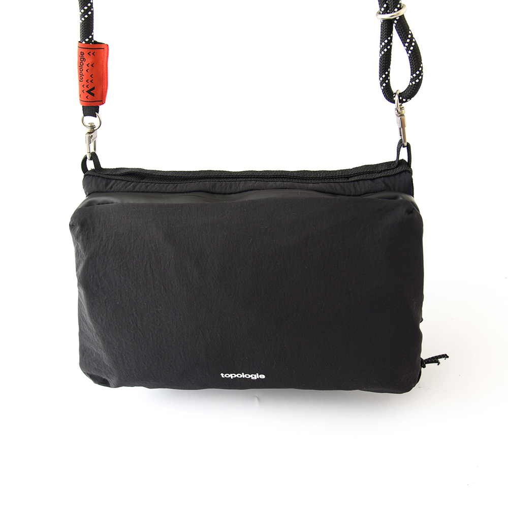 トポロジー Topologie Bottle Sacoche ボトルサコッシュ トポロジー ショルダーバッグ 大容量 ストラップ付き ブラック シルバー グリーン